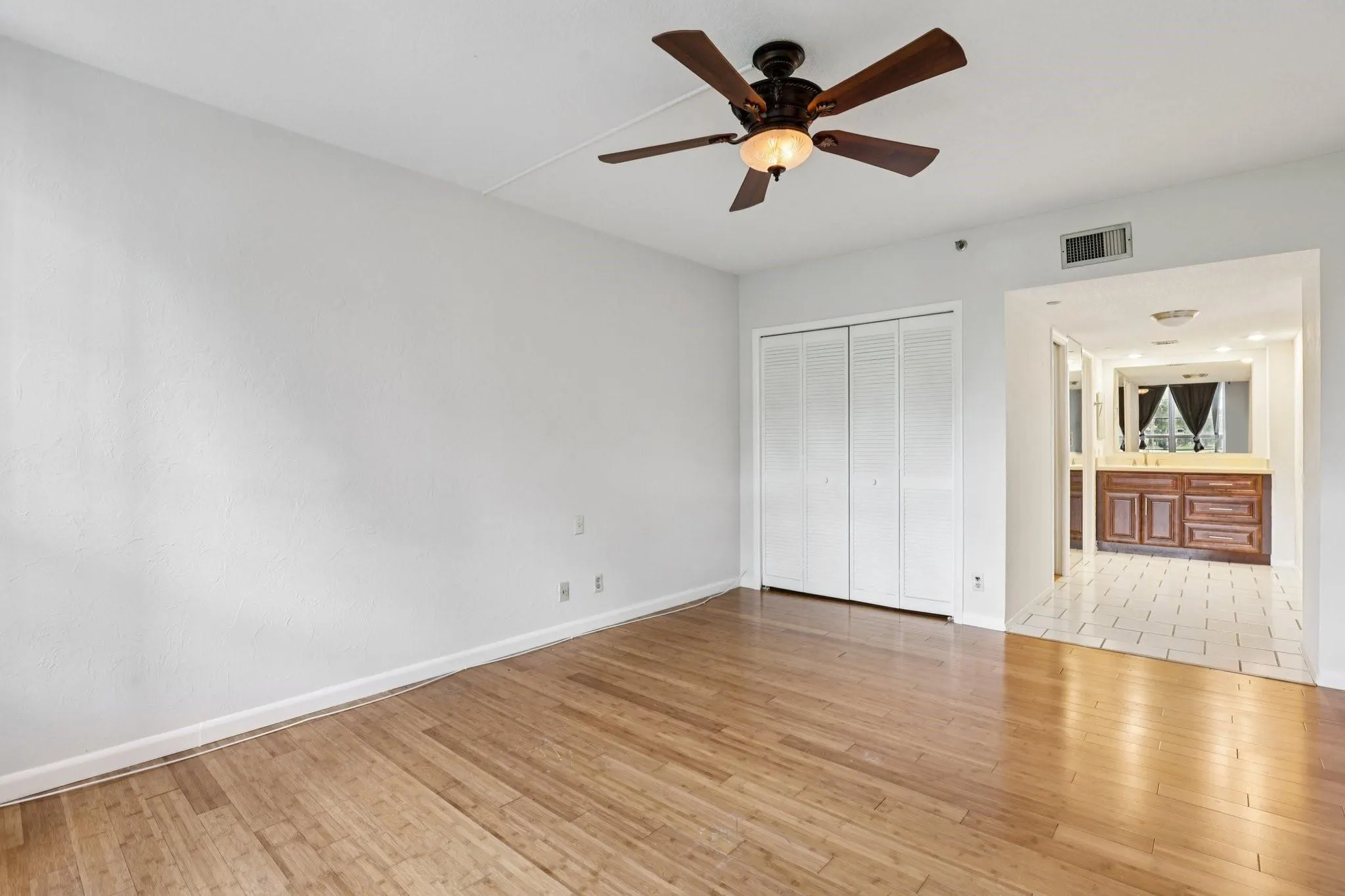 4015 W Palm Aire Drive, #106