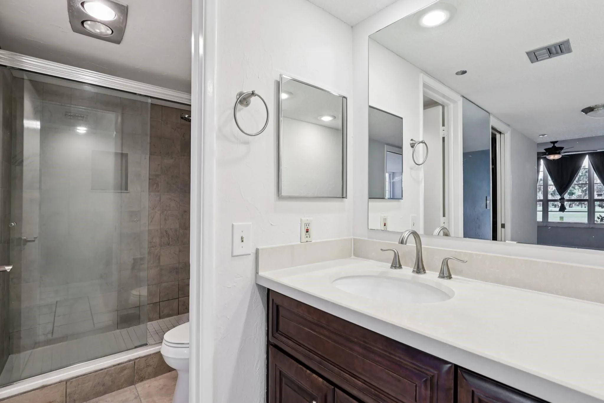 4015 W Palm Aire Drive, #106
