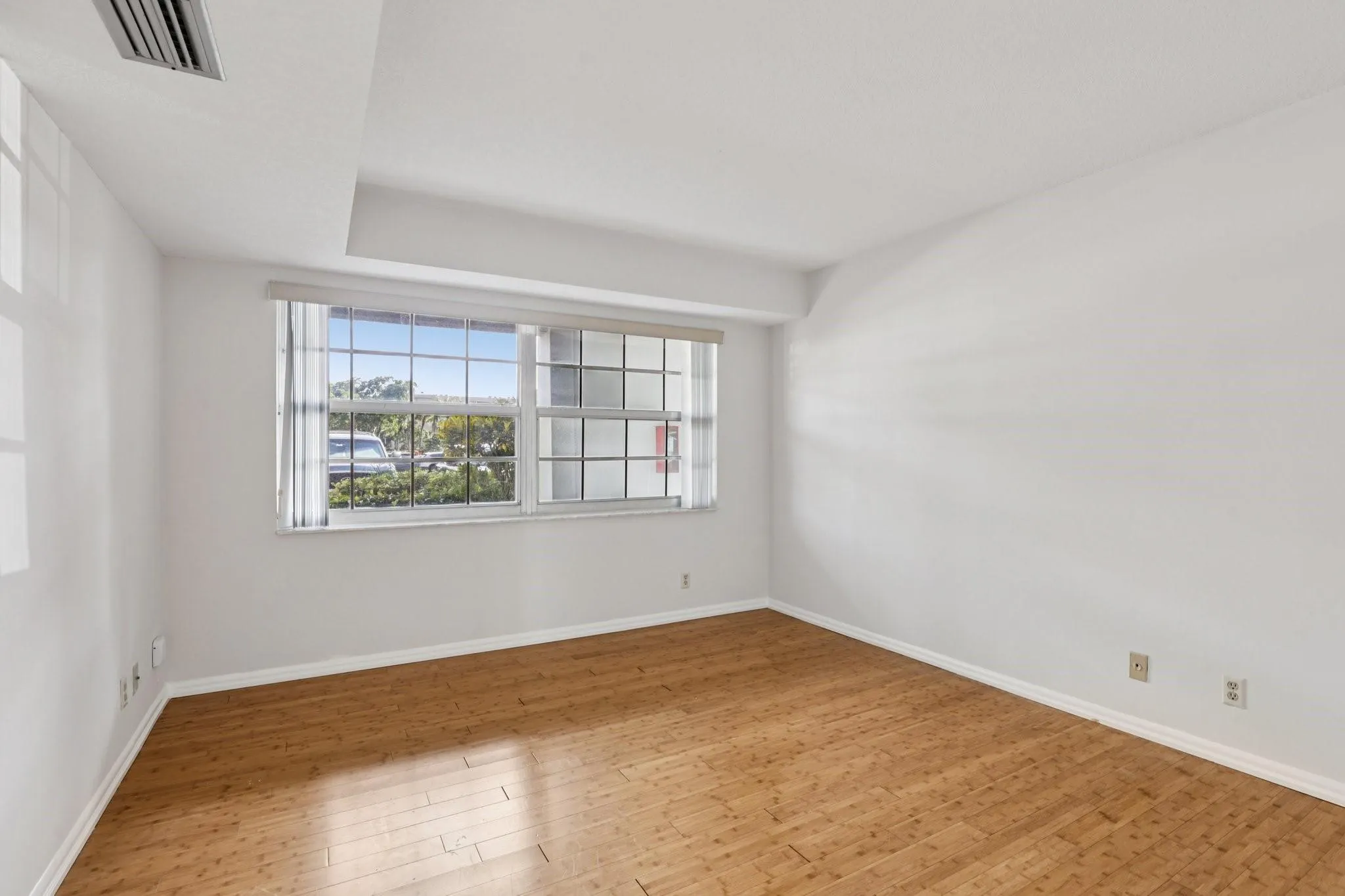 4015 W Palm Aire Drive, #106