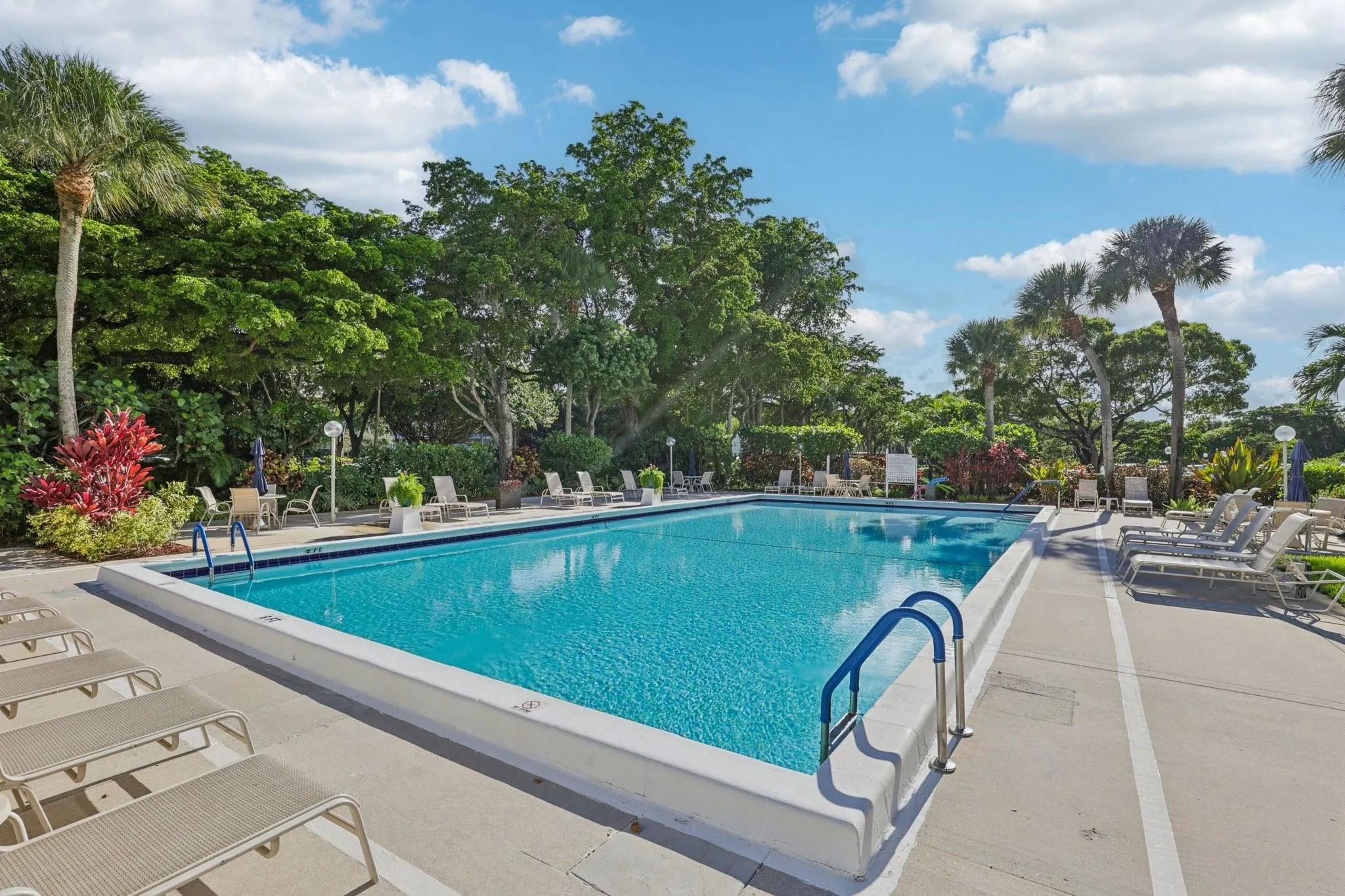4015 W Palm Aire Drive, #106