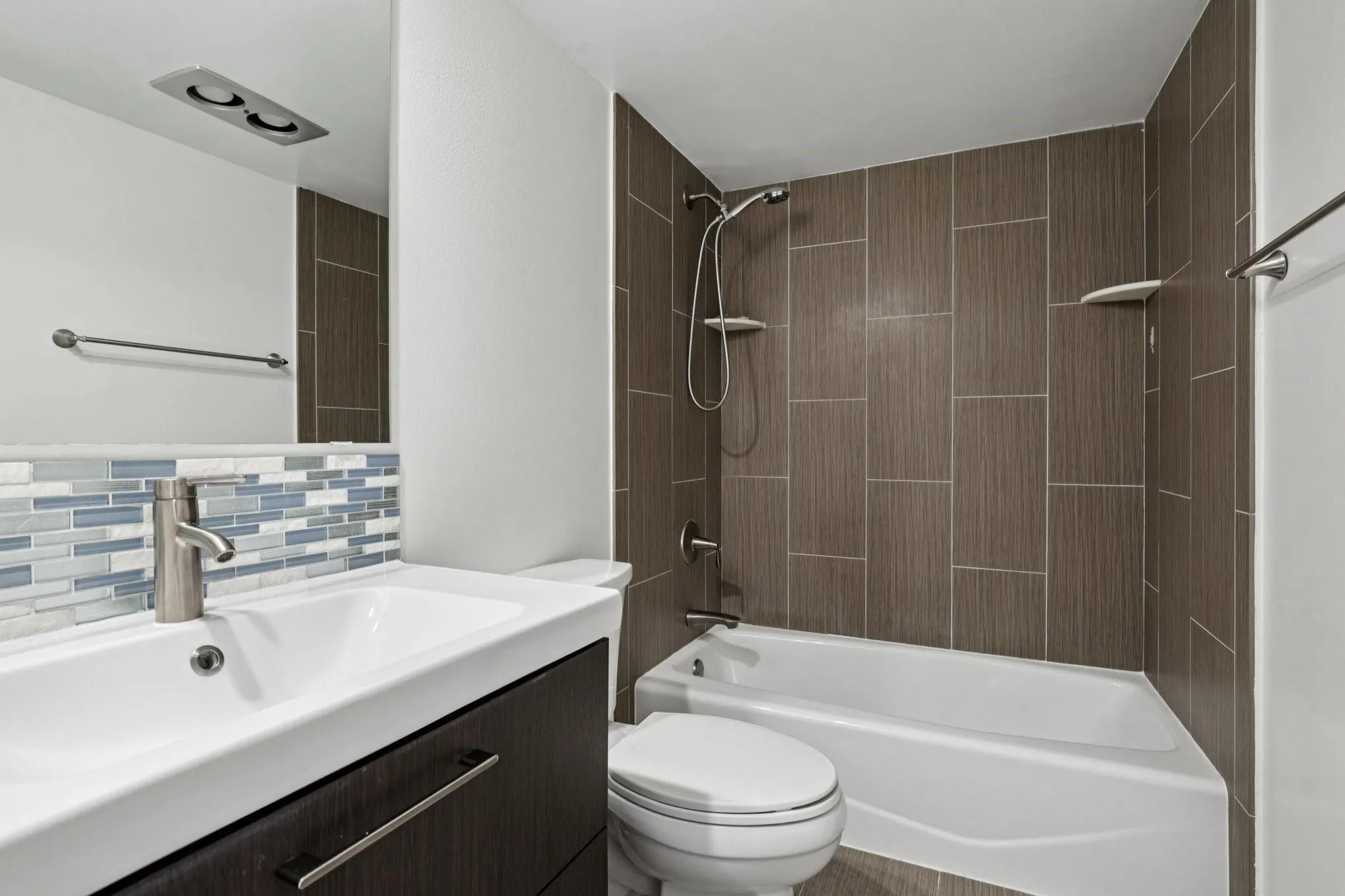 4015 W Palm Aire Drive, #106