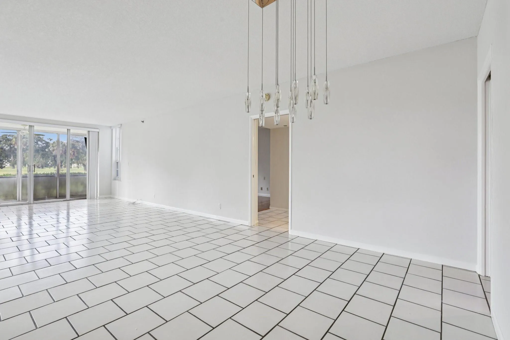 4015 W Palm Aire Drive, #106