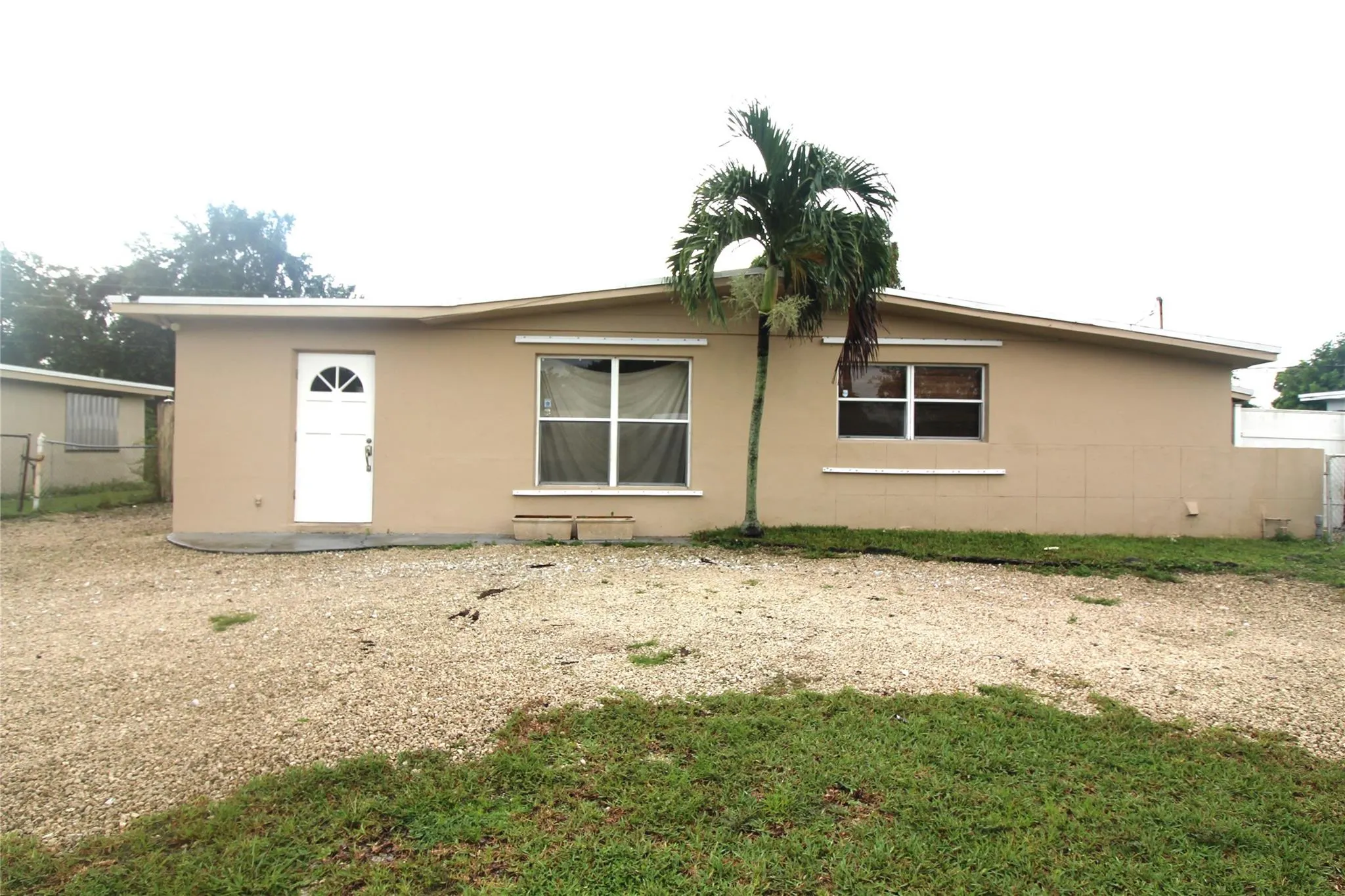 3910 SW 61st Ave