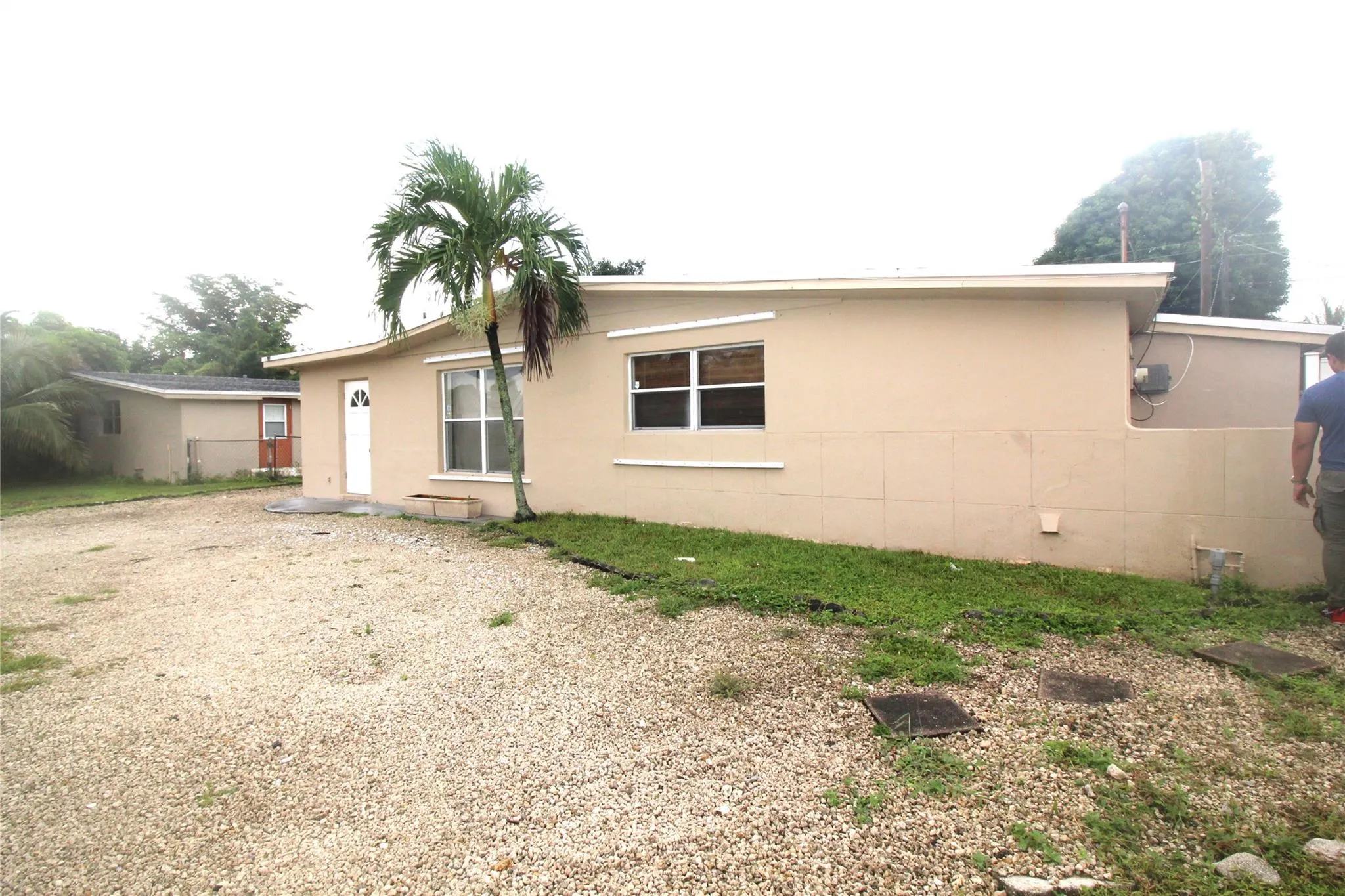 3910 SW 61st Ave