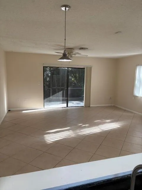 4151 Coral Springs Dr