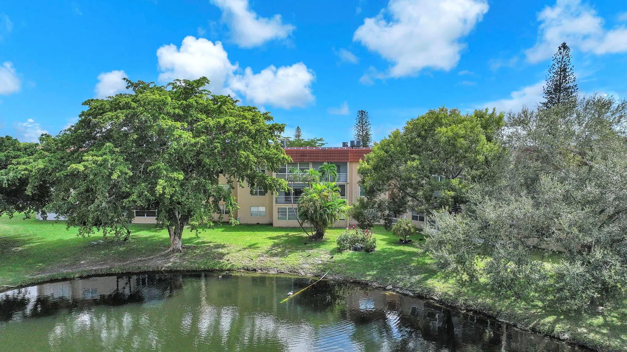 9301 Sunrise Lakes Blvd, #207