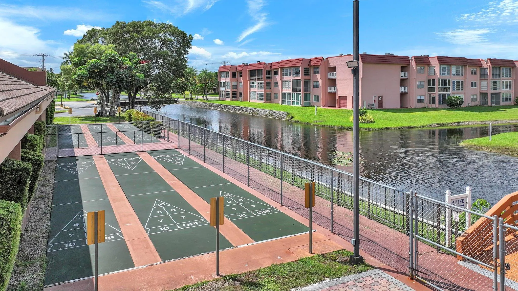 9301 Sunrise Lakes Blvd, #207