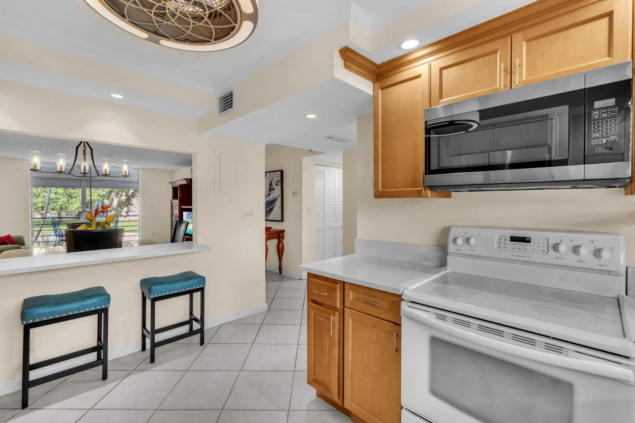 9301 Sunrise Lakes Blvd, #207