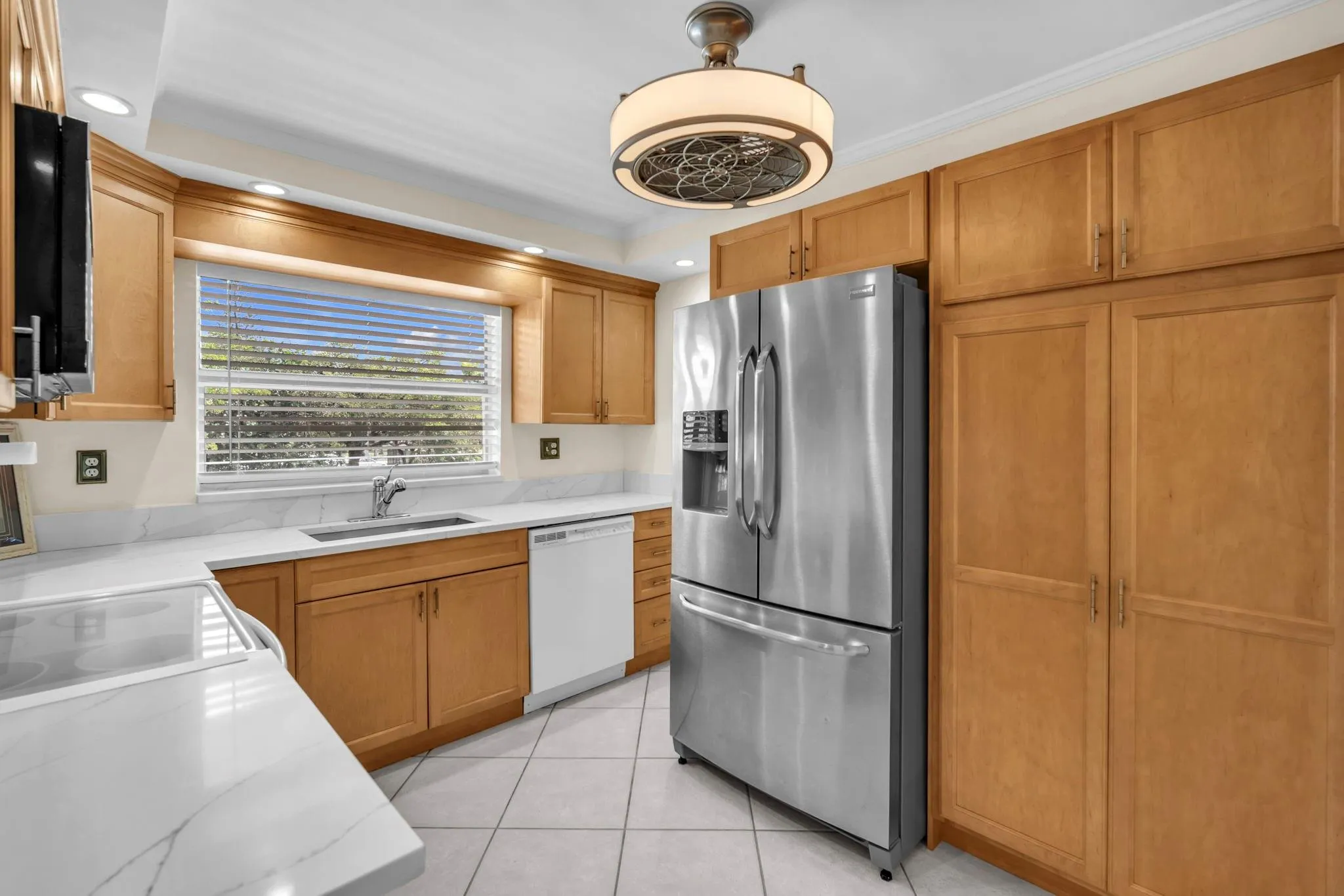9301 Sunrise Lakes Blvd, #207