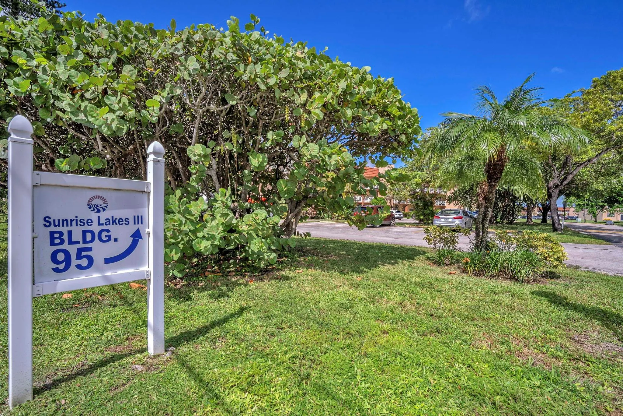 9301 Sunrise Lakes Blvd, #207