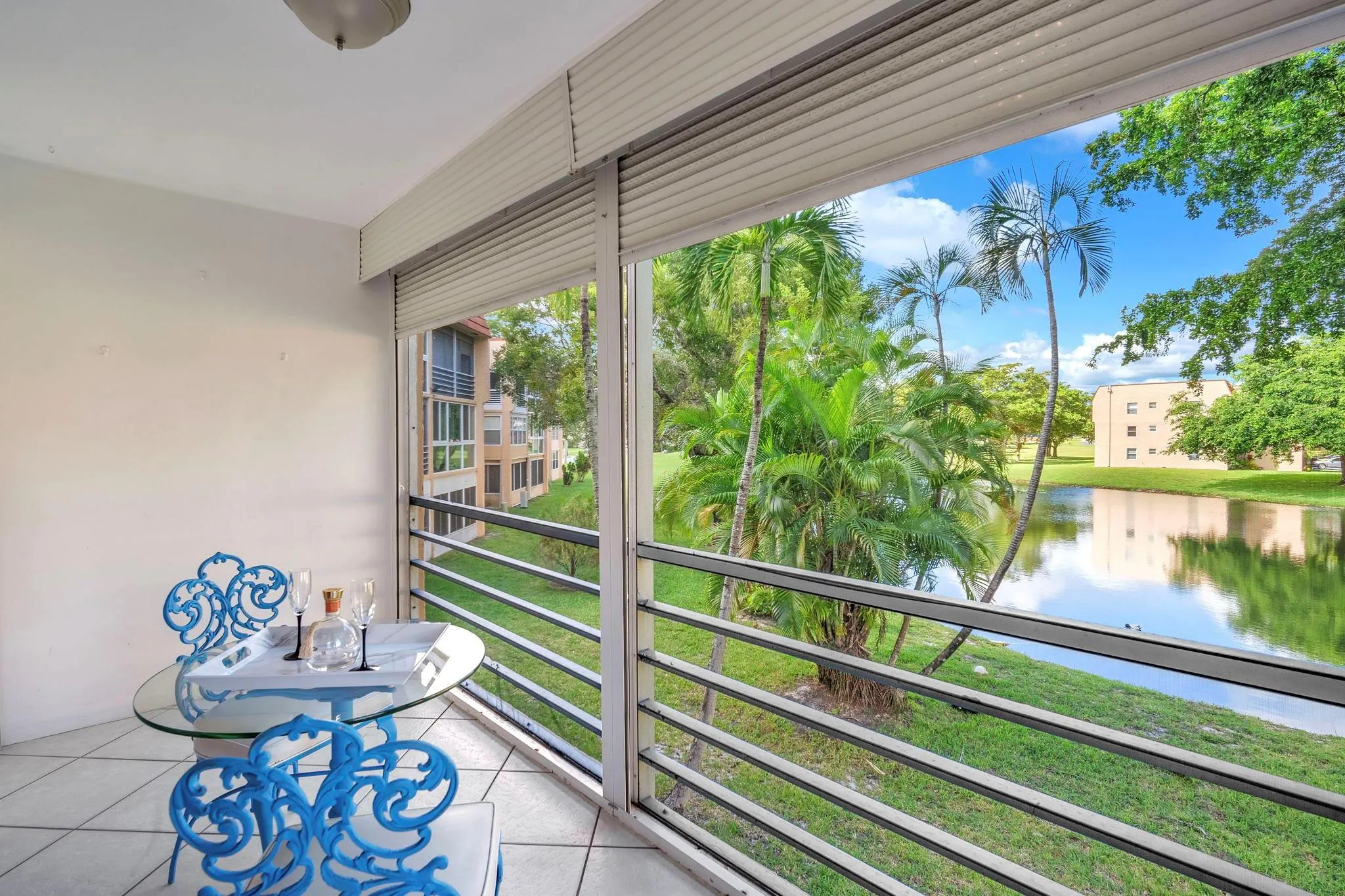 9301 Sunrise Lakes Blvd, #207