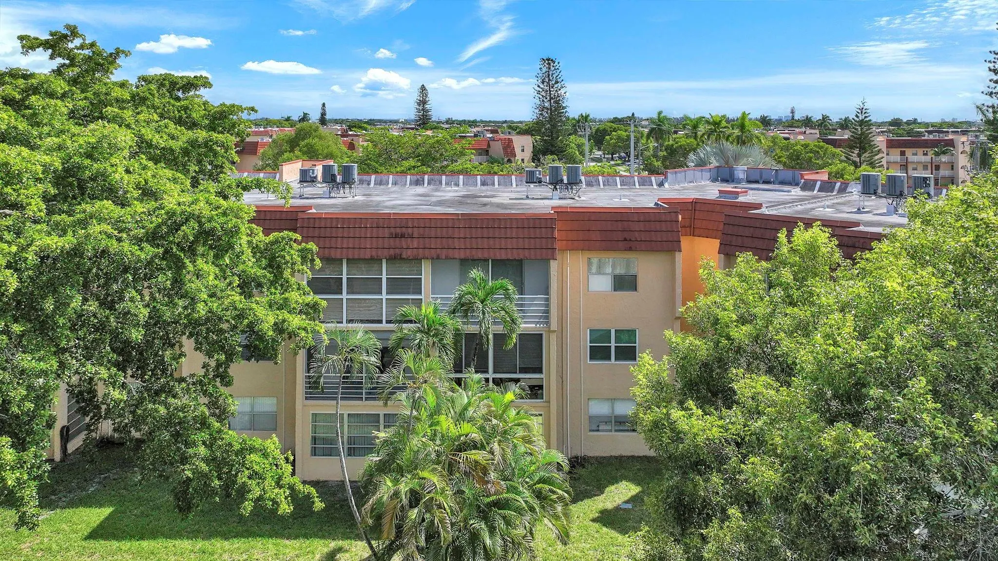 9301 Sunrise Lakes Blvd, #207