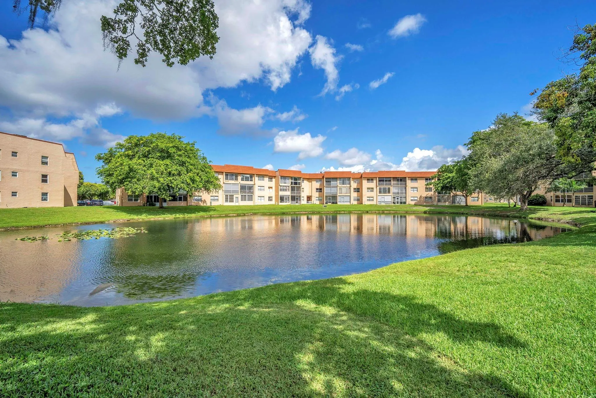 9301 Sunrise Lakes Blvd, #207