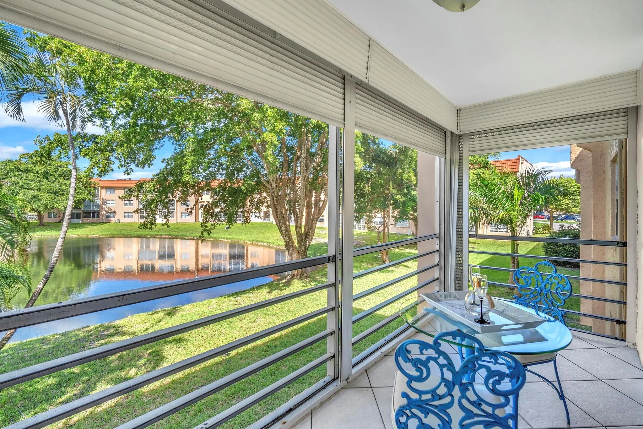 9301 Sunrise Lakes Blvd, #207