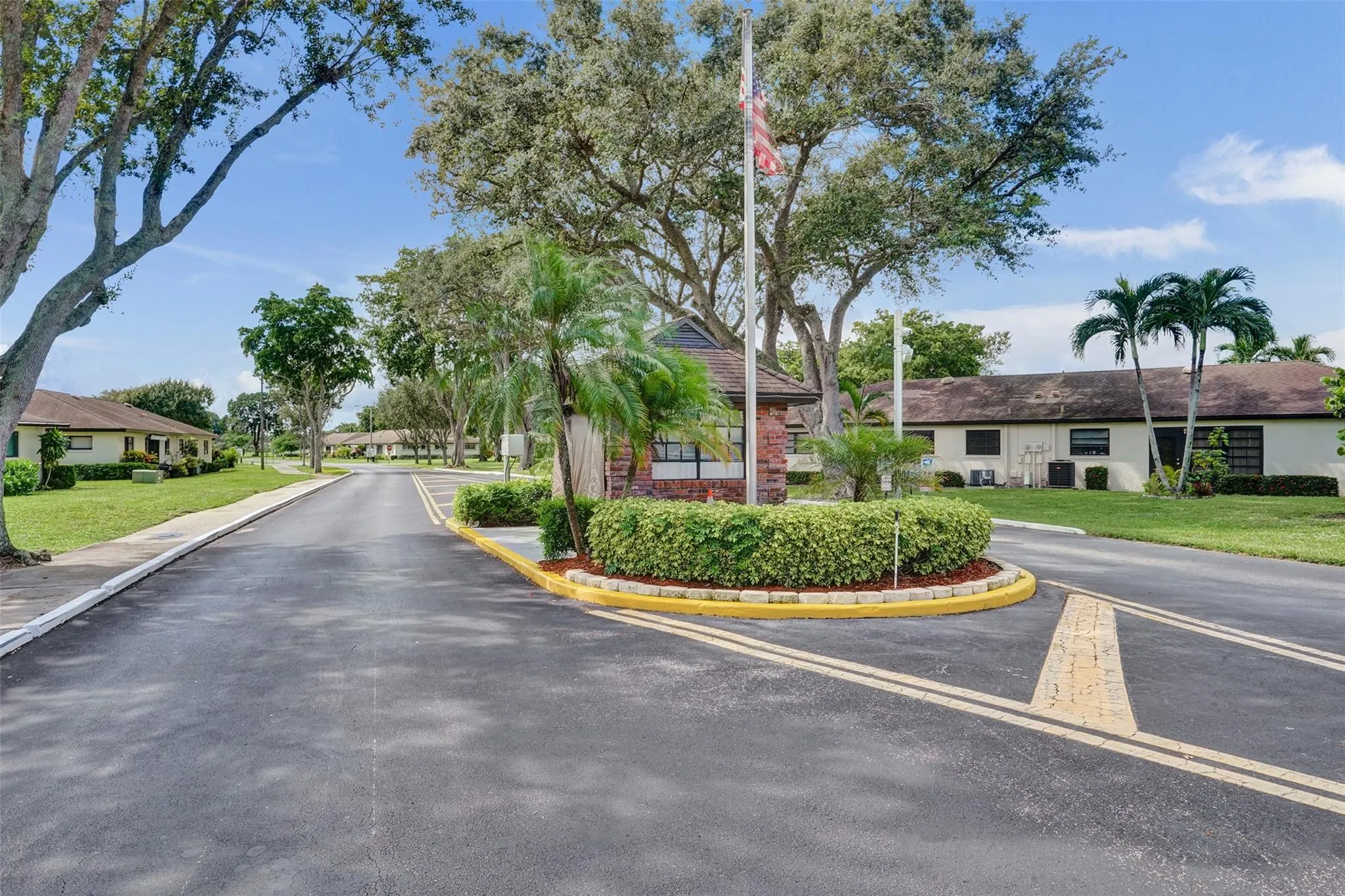 4840 Greentree Lane, #B
