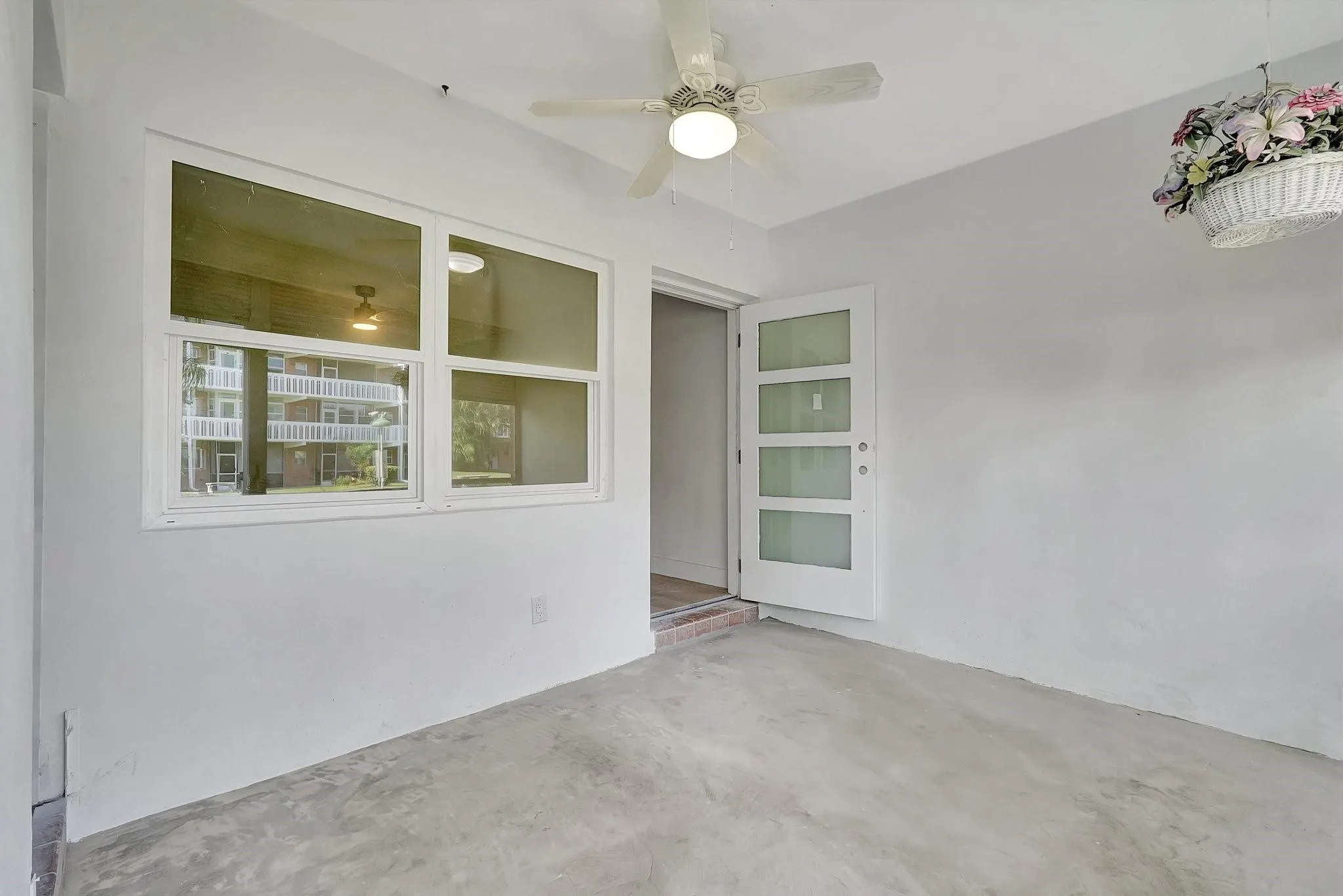 161 NE 10th Ave