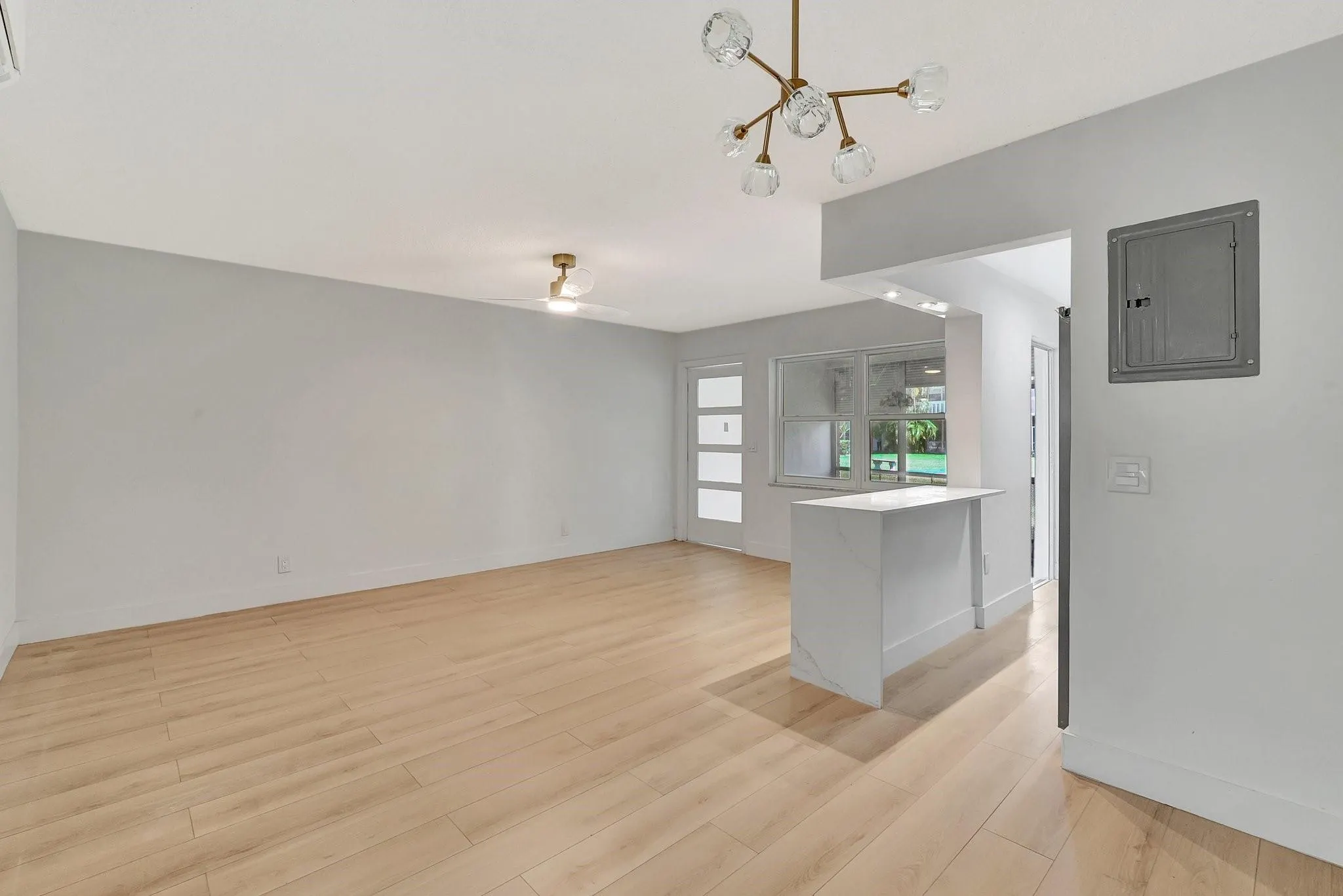 161 NE 10th Ave