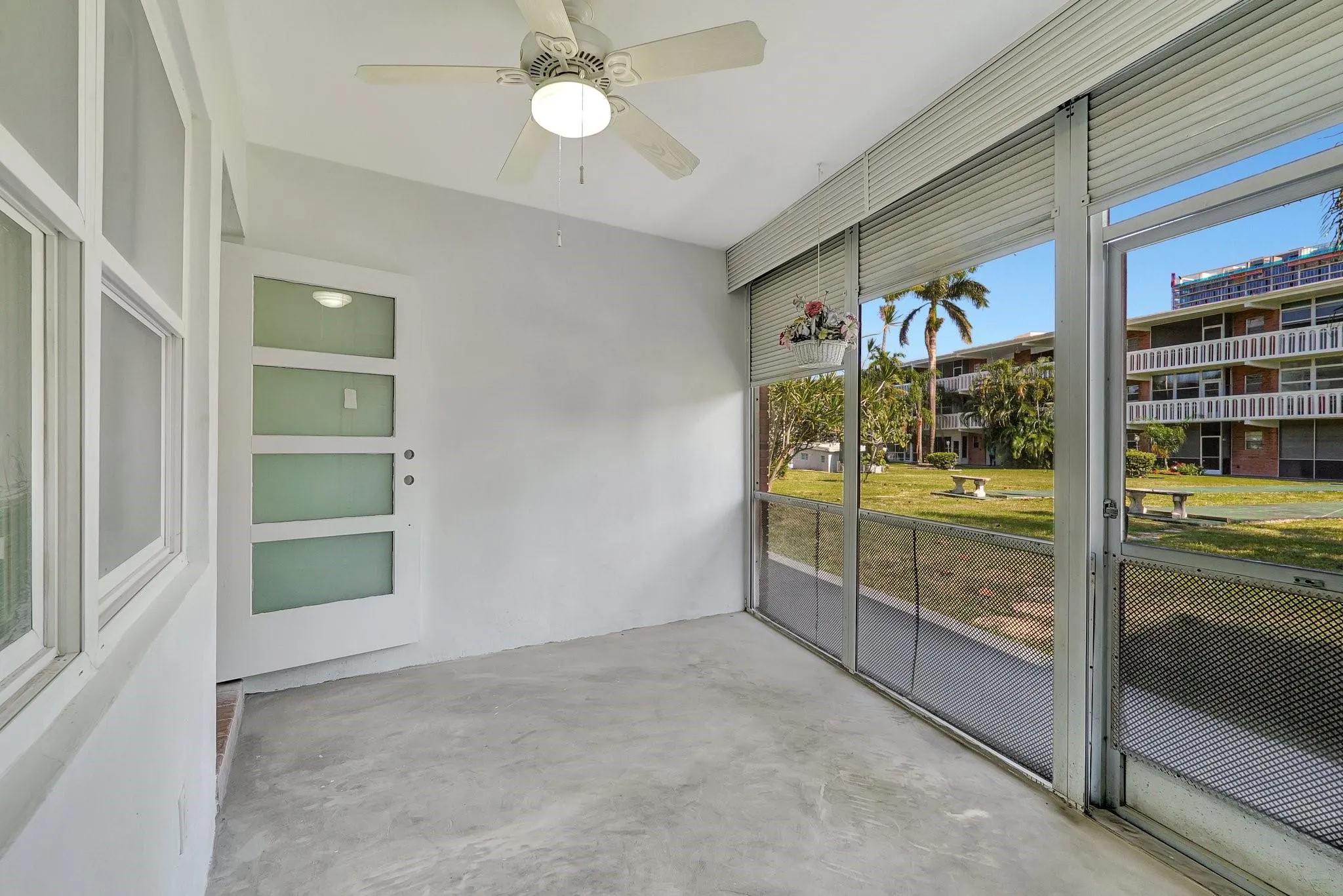161 NE 10th Ave