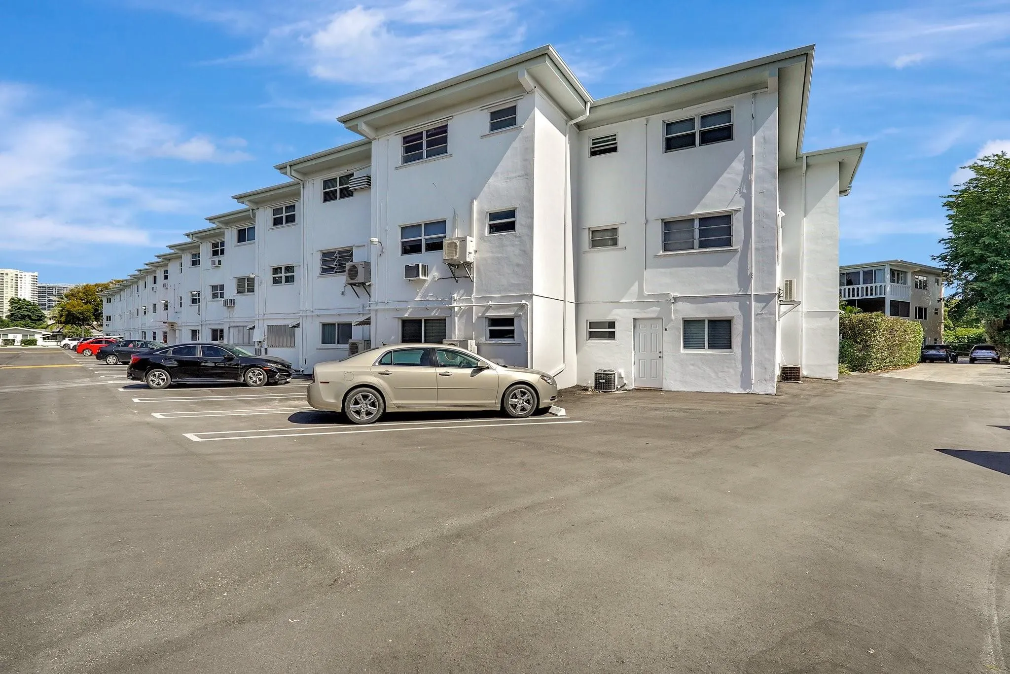 161 NE 10th Ave