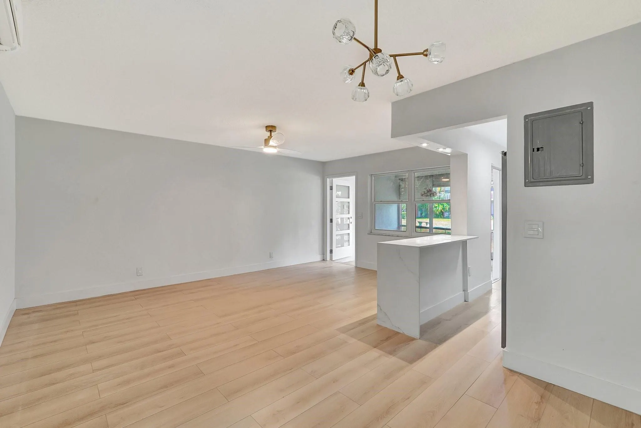 161 NE 10th Ave
