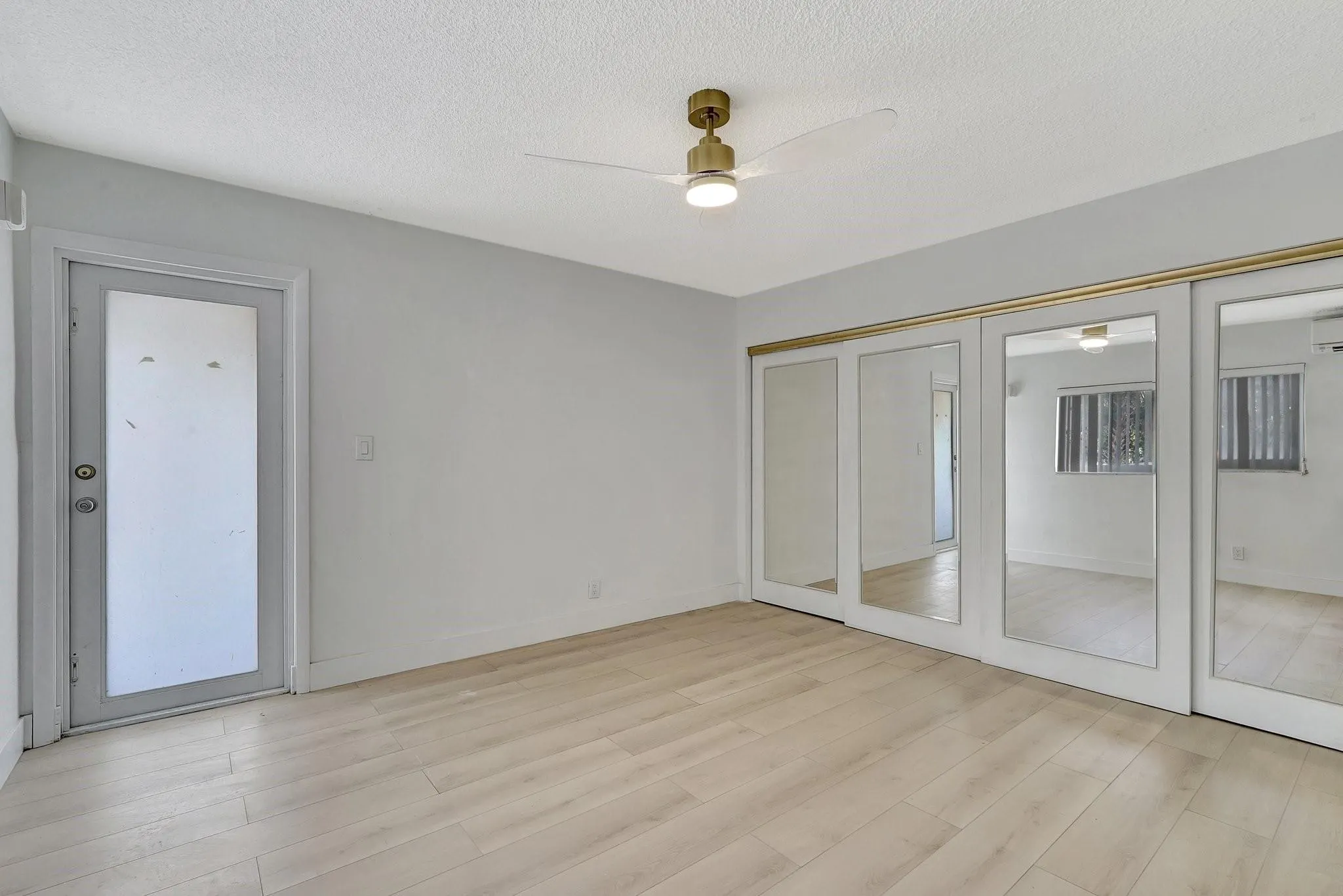 161 NE 10th Ave