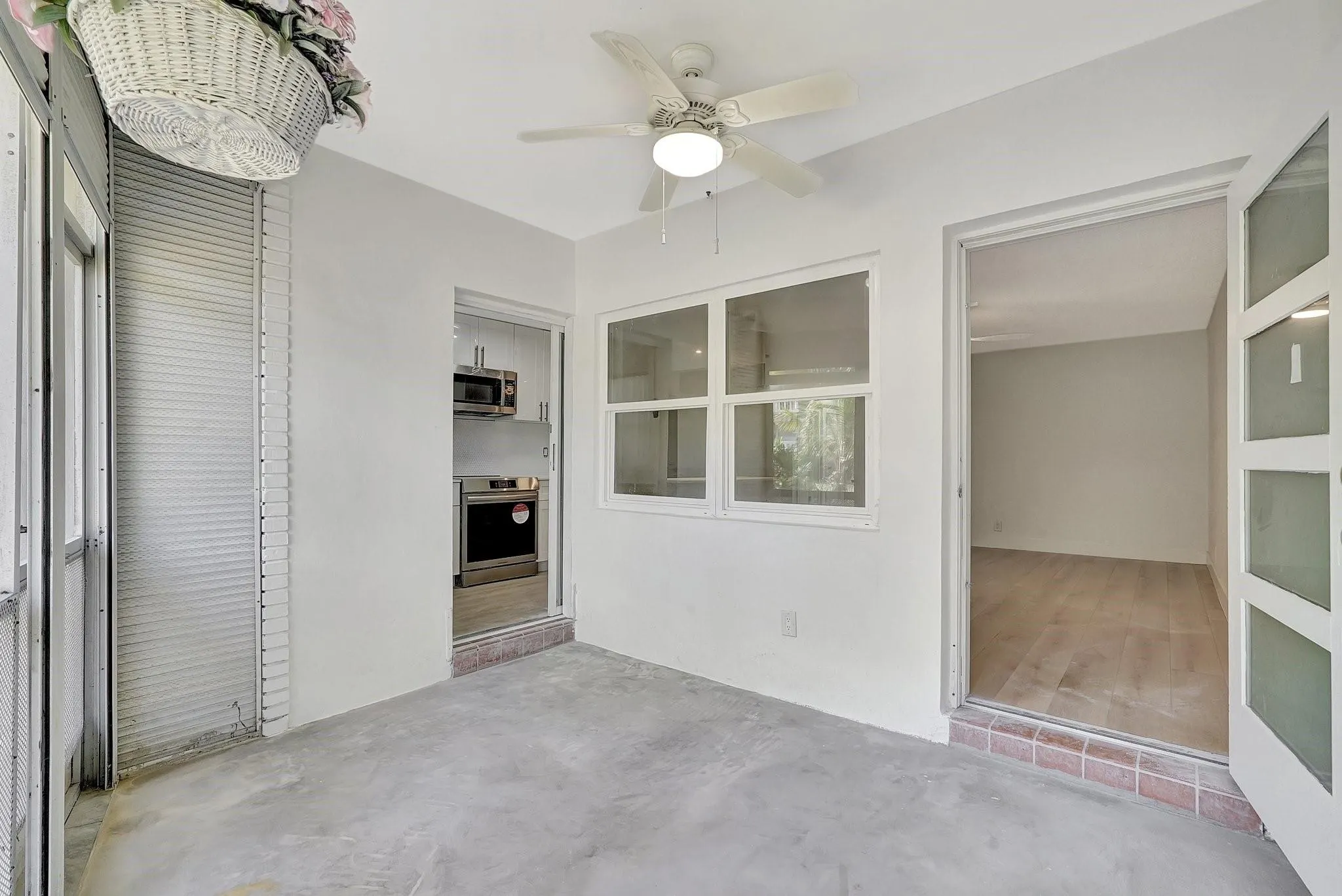 161 NE 10th Ave