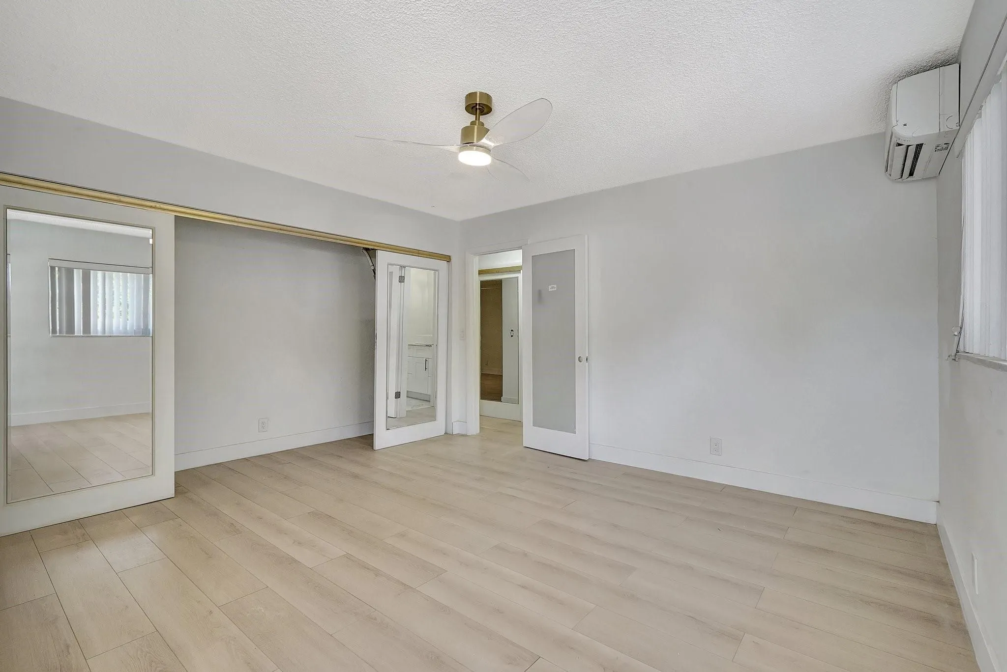 161 NE 10th Ave