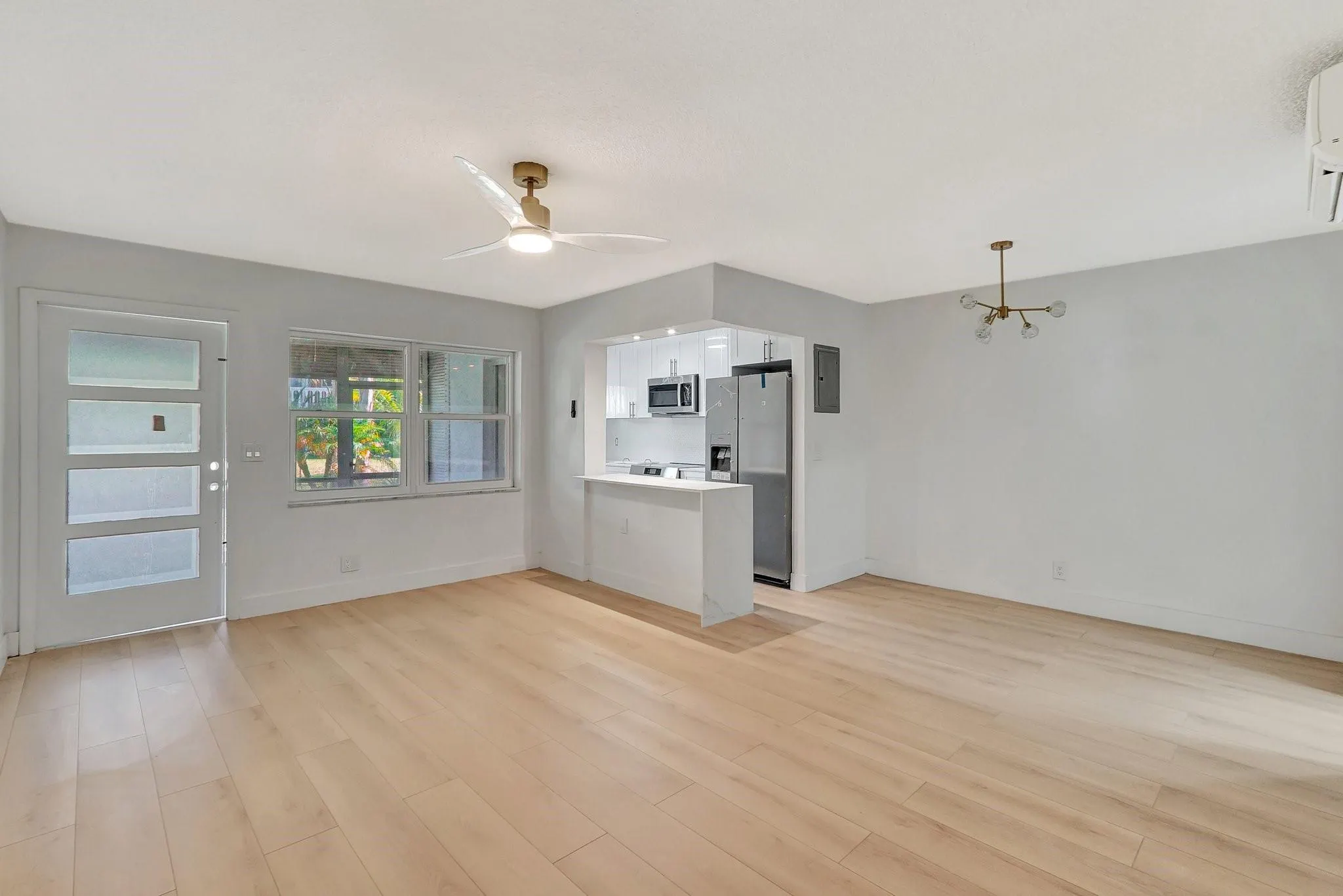 161 NE 10th Ave