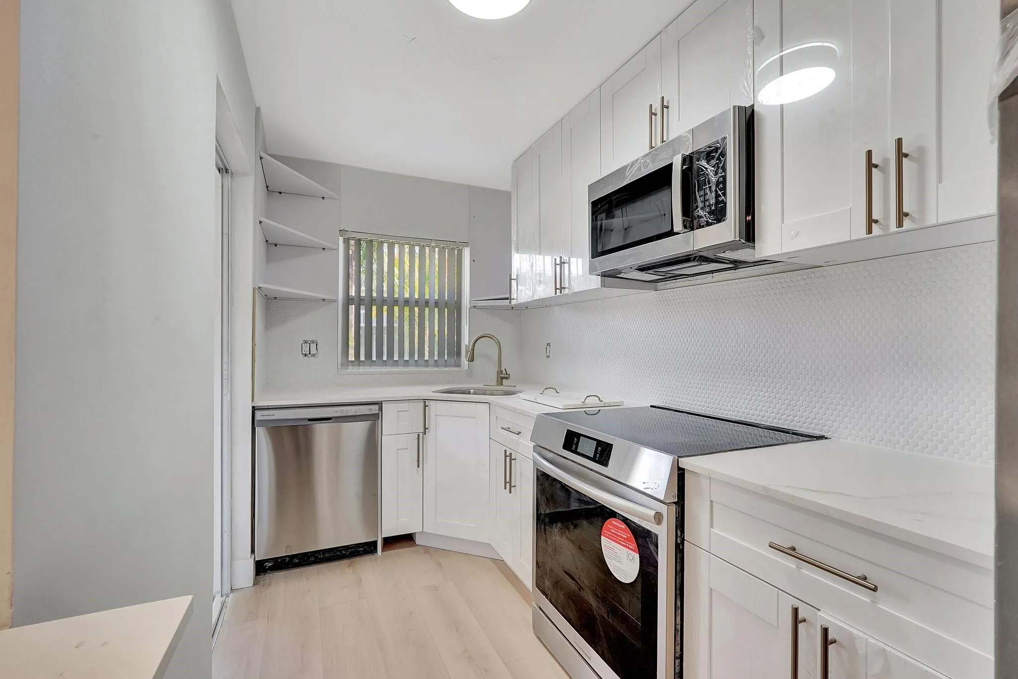 161 NE 10th Ave