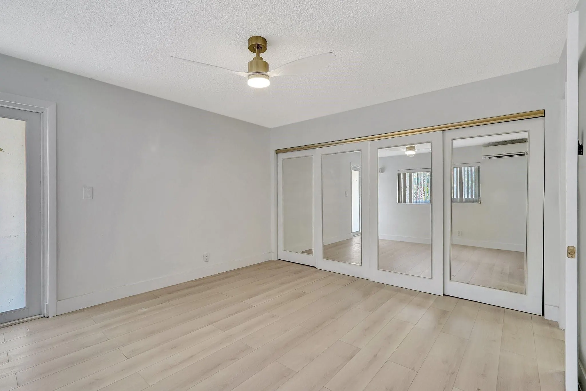 161 NE 10th Ave
