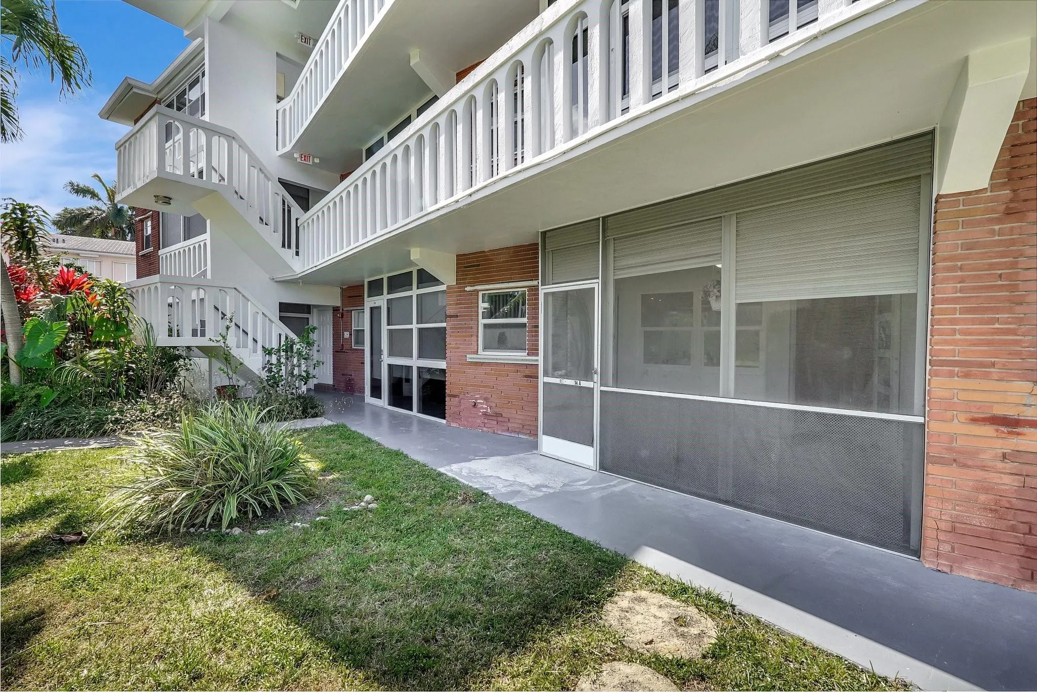 161 NE 10th Ave