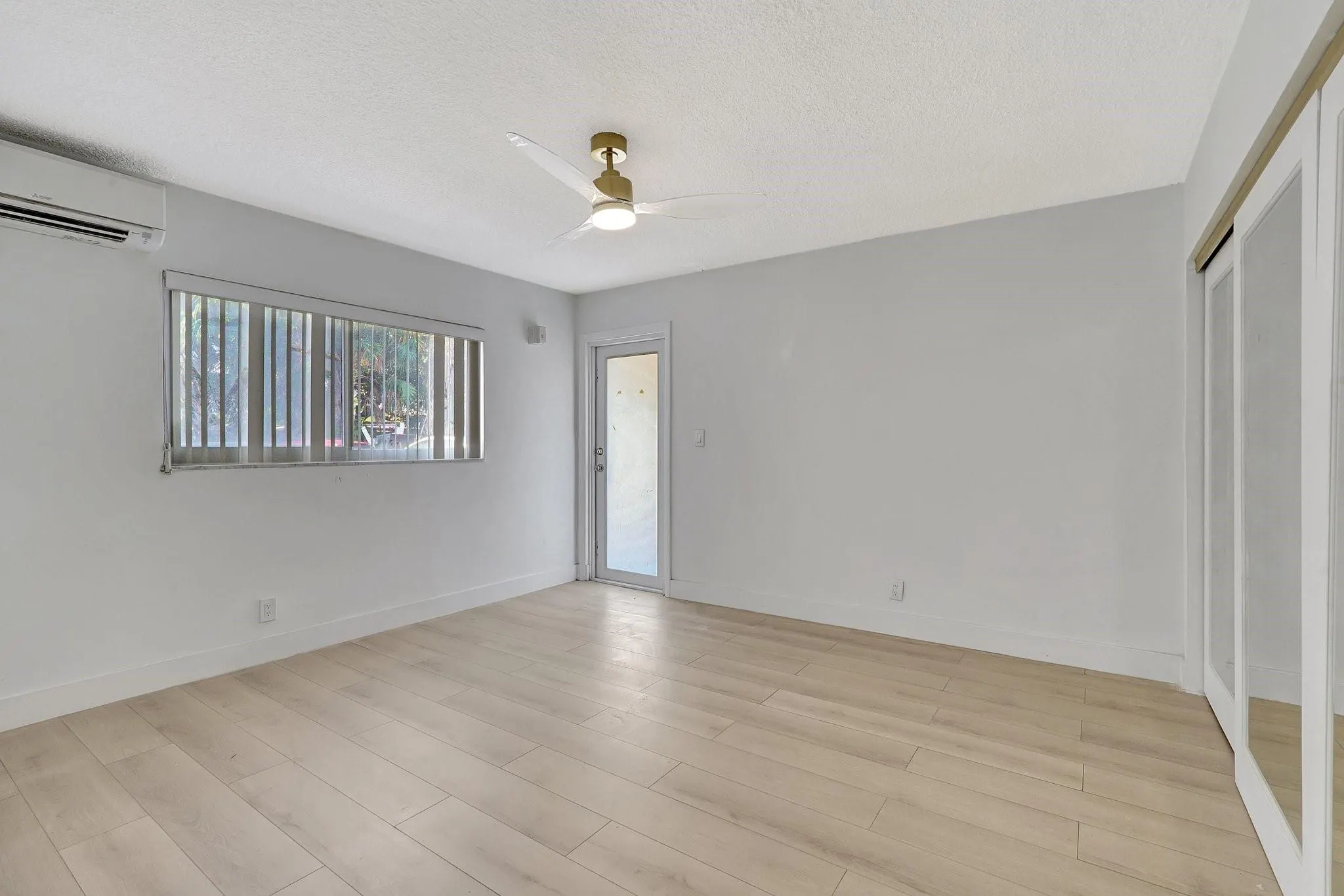 161 NE 10th Ave