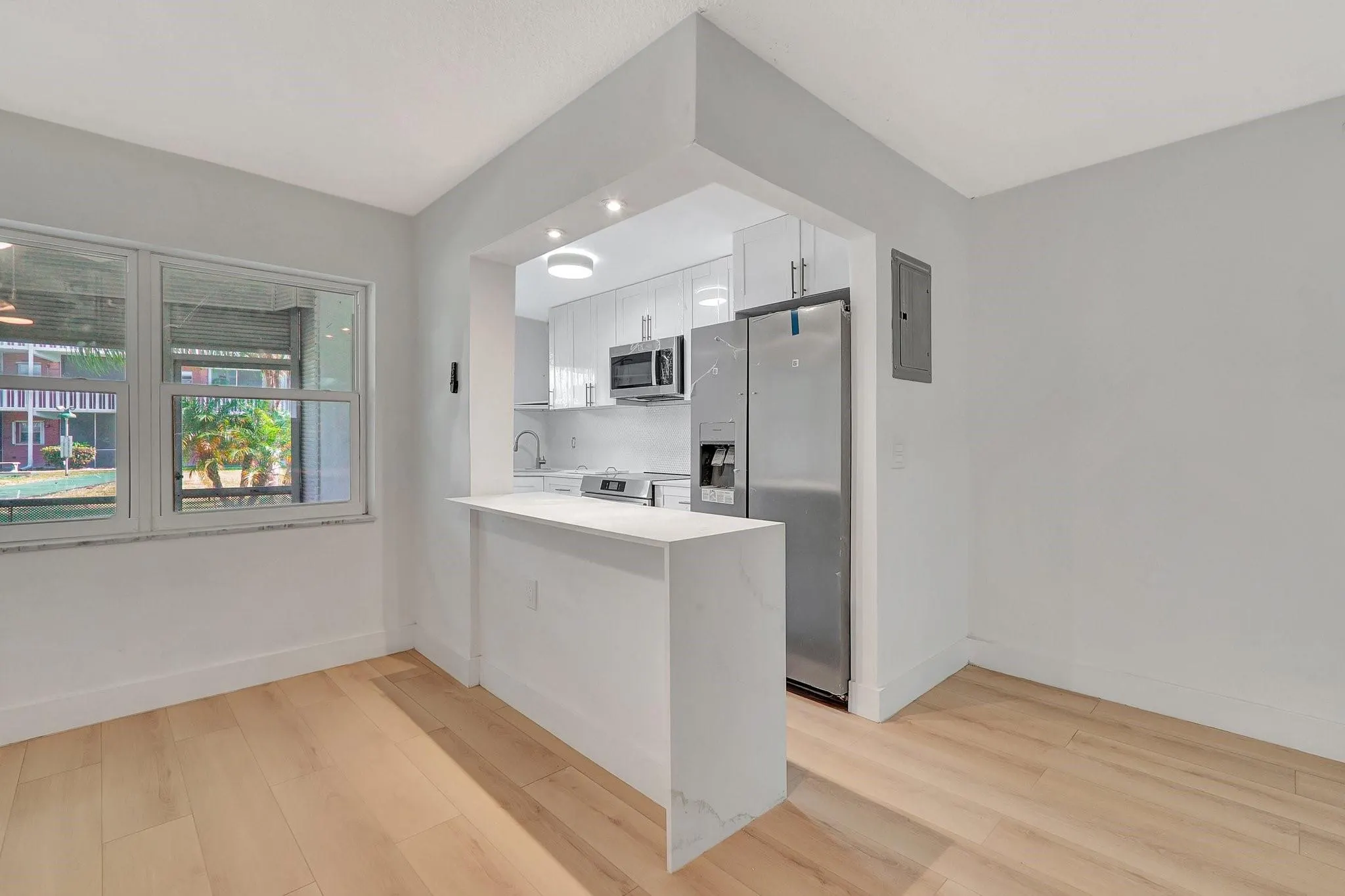 161 NE 10th Ave