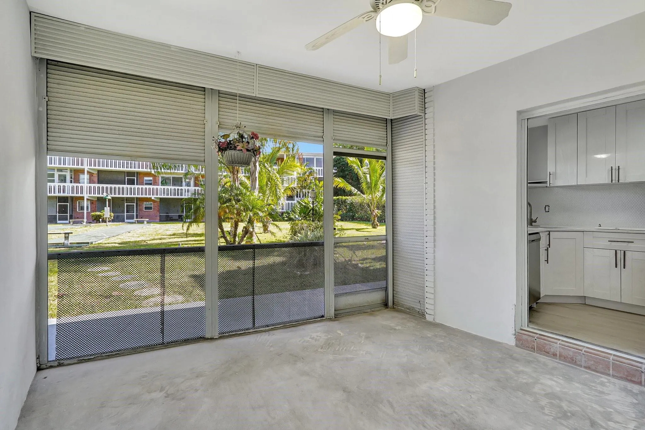 161 NE 10th Ave