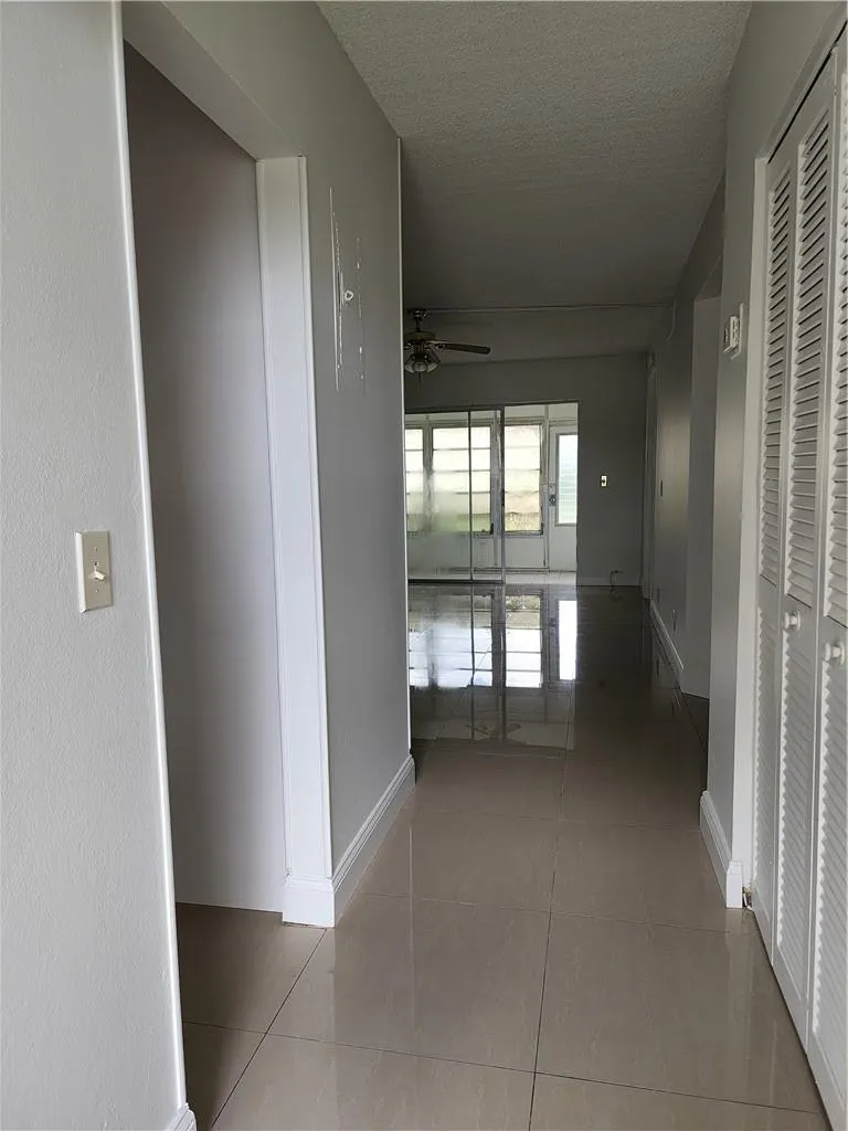 9911 Sandalfoot Blvd, #101