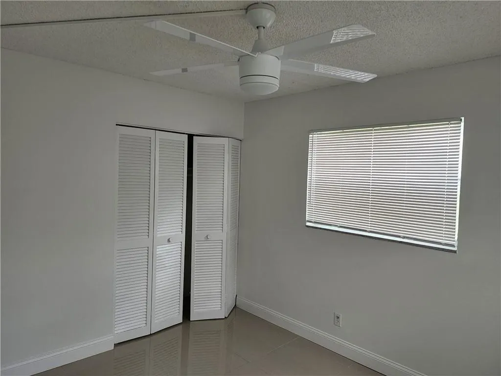 9911 Sandalfoot Blvd, #101