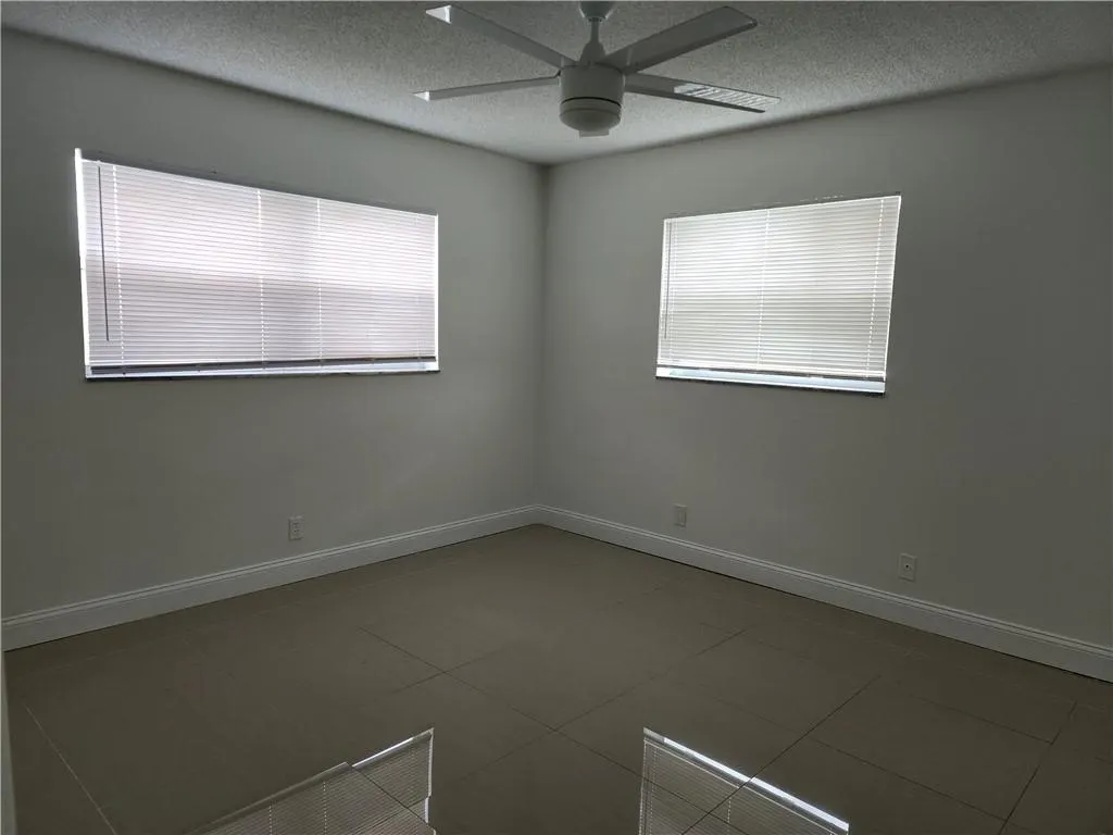 9911 Sandalfoot Blvd, #101