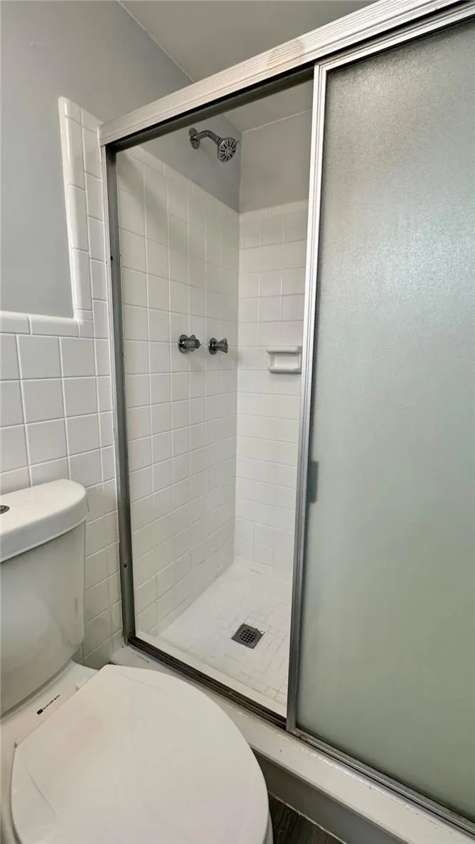 1911 NE 28th Ct, #2B