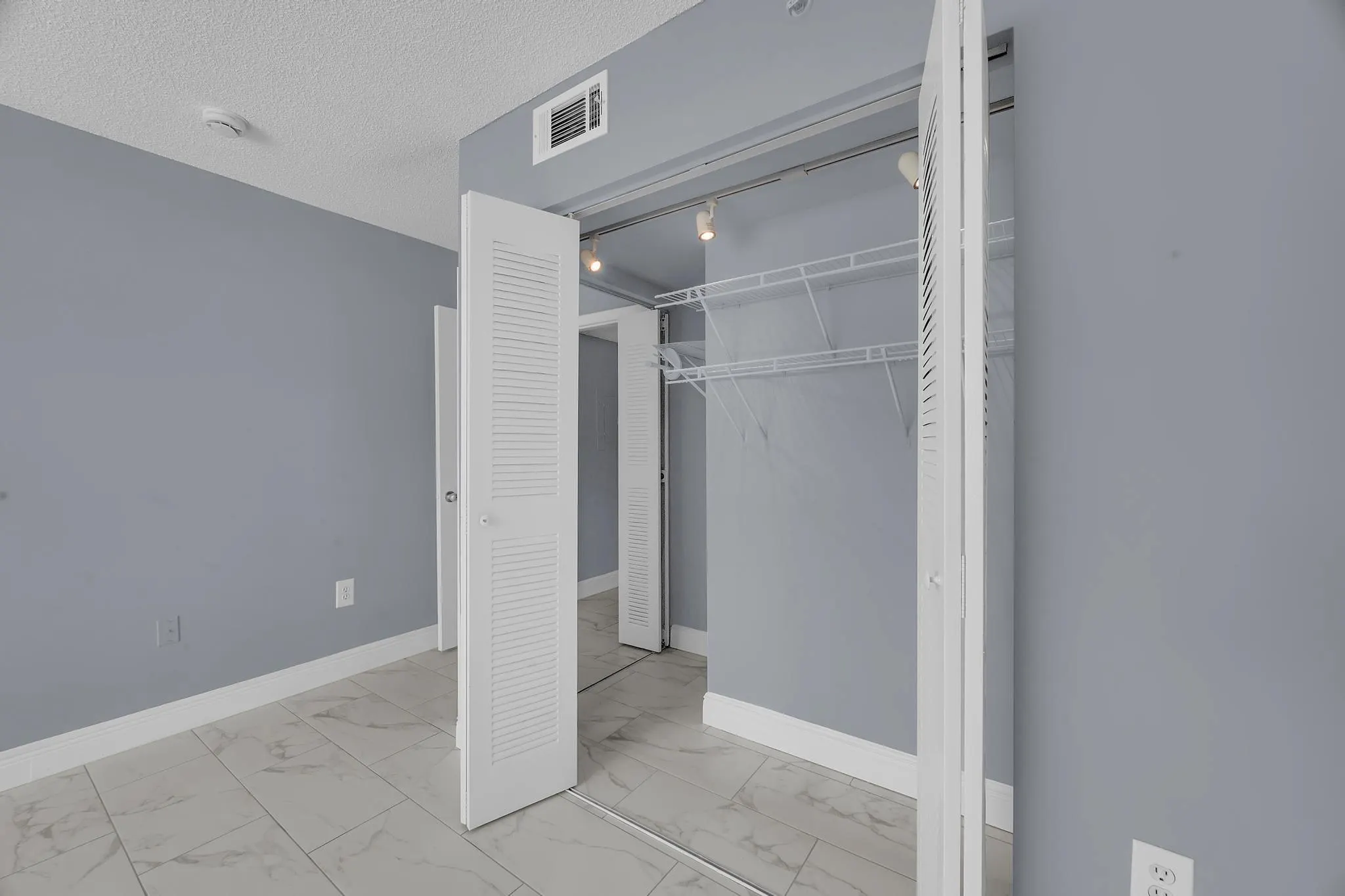 3809 NW Mediterranean Ln, #104