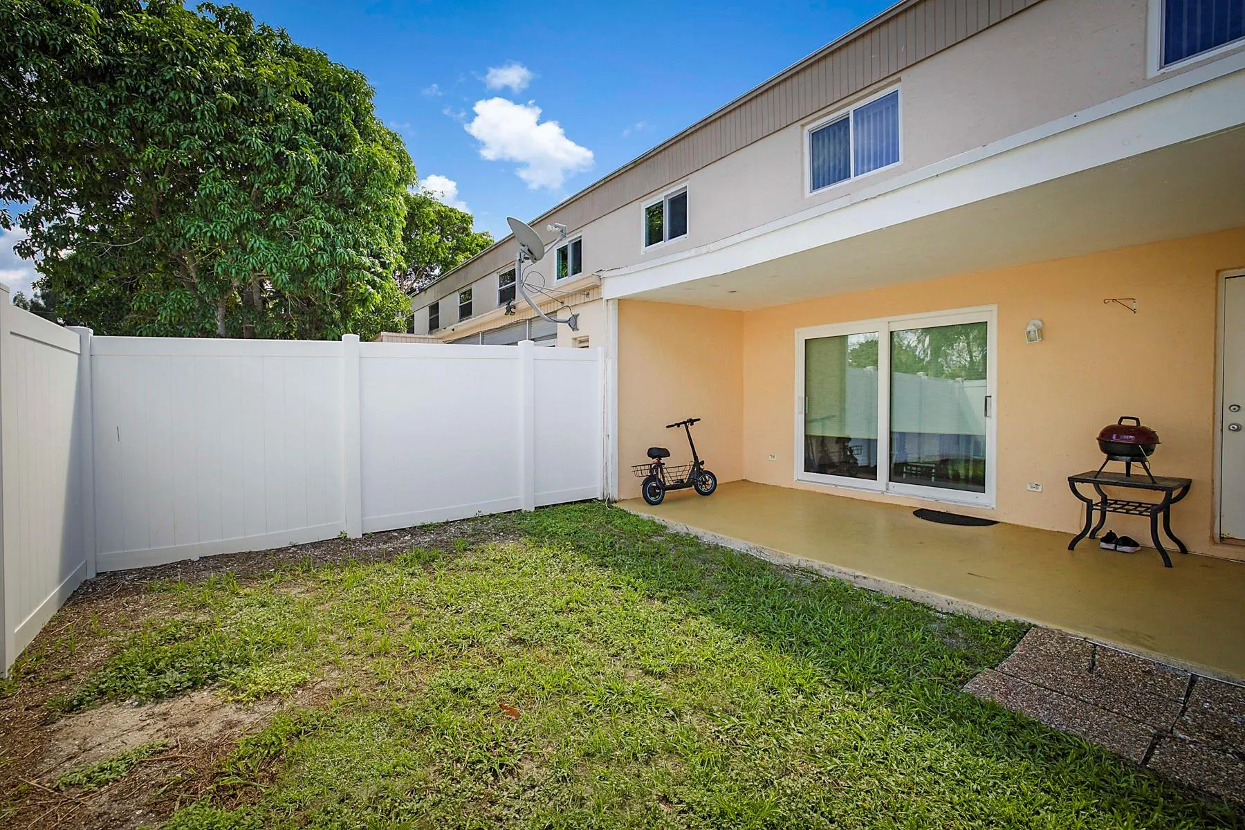 8091 NW 13th St, #E