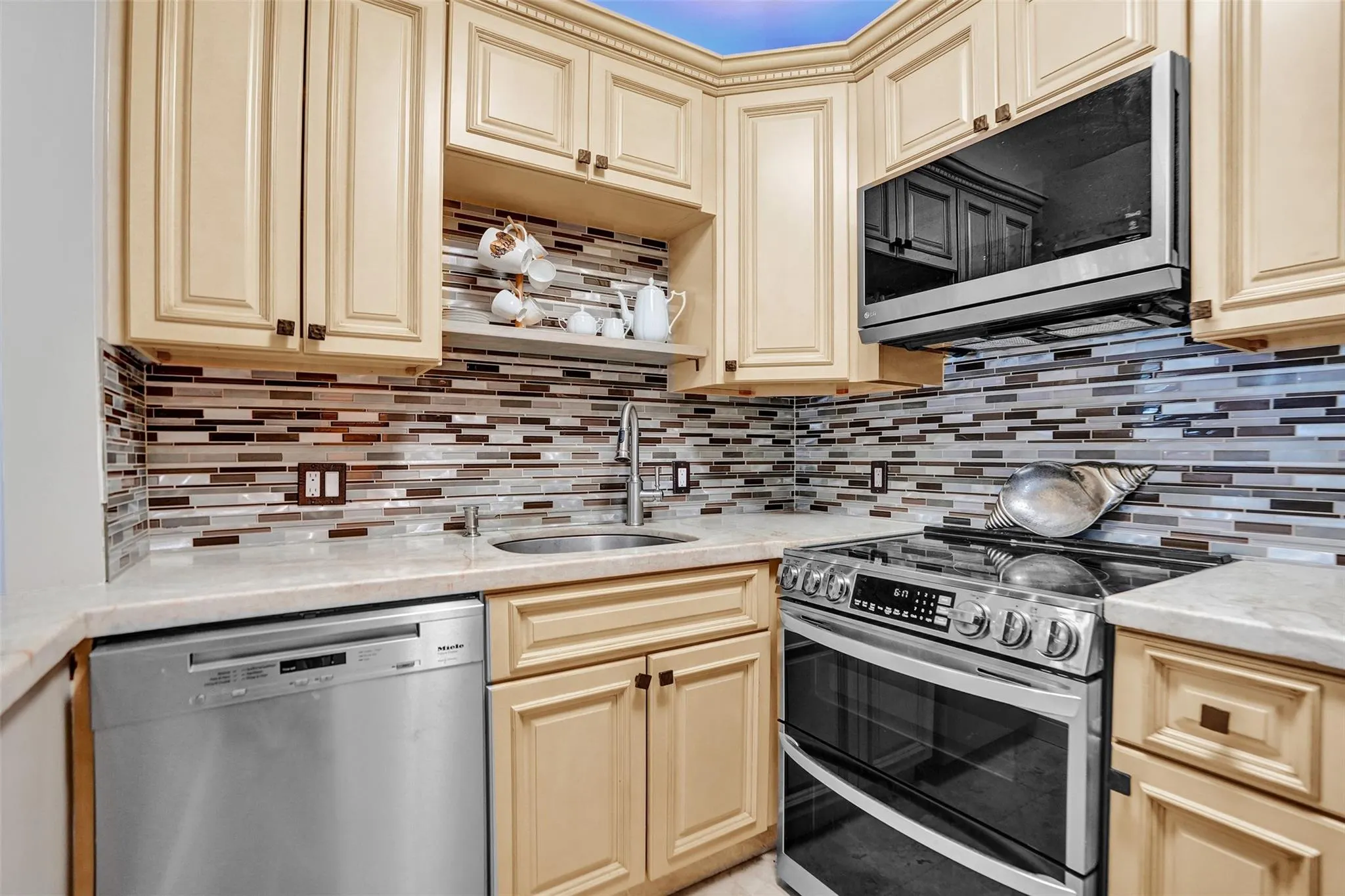 101 E Mcnab Rd, #407