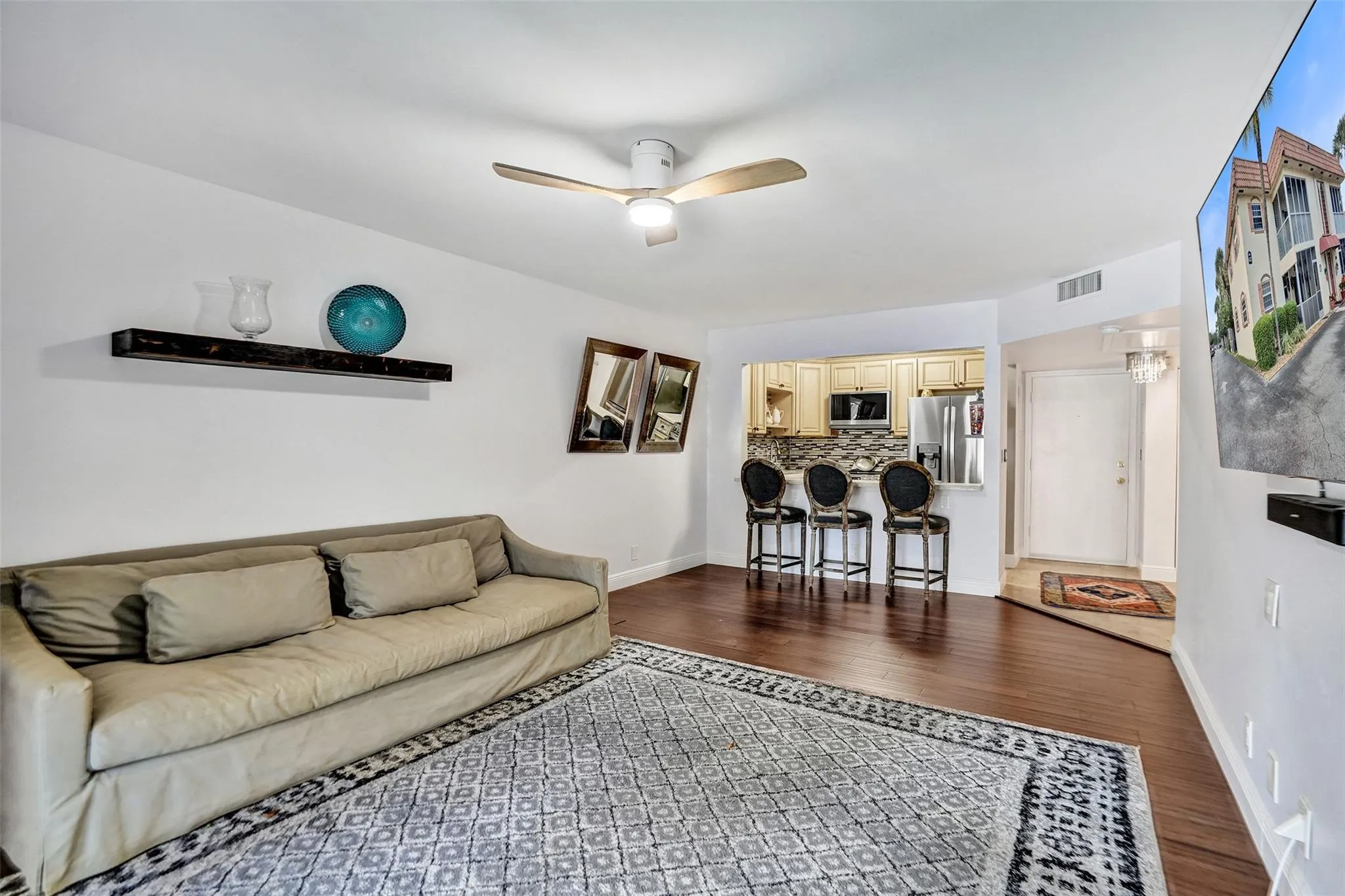 101 E Mcnab Rd, #407