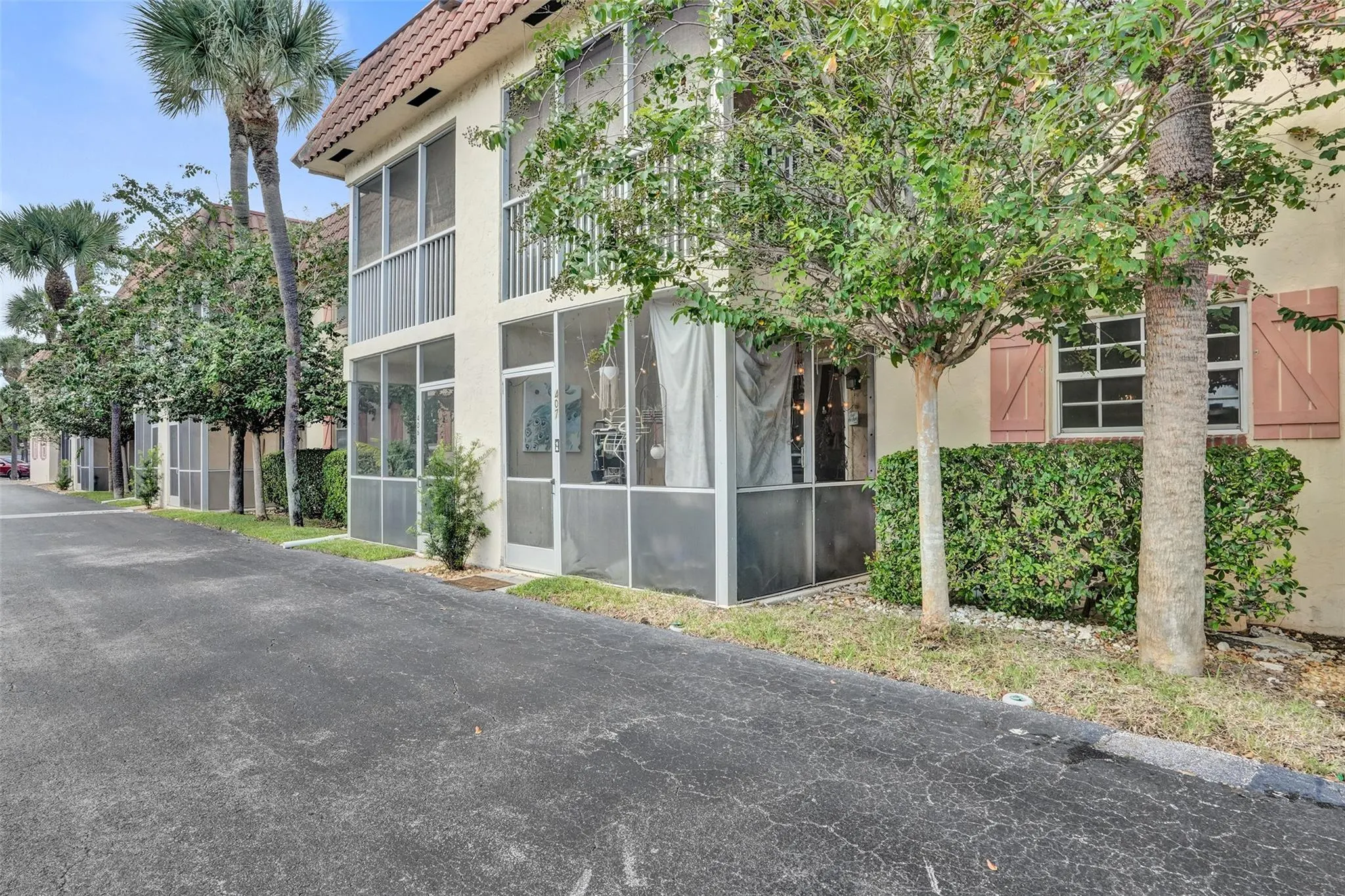 101 E Mcnab Rd, #407