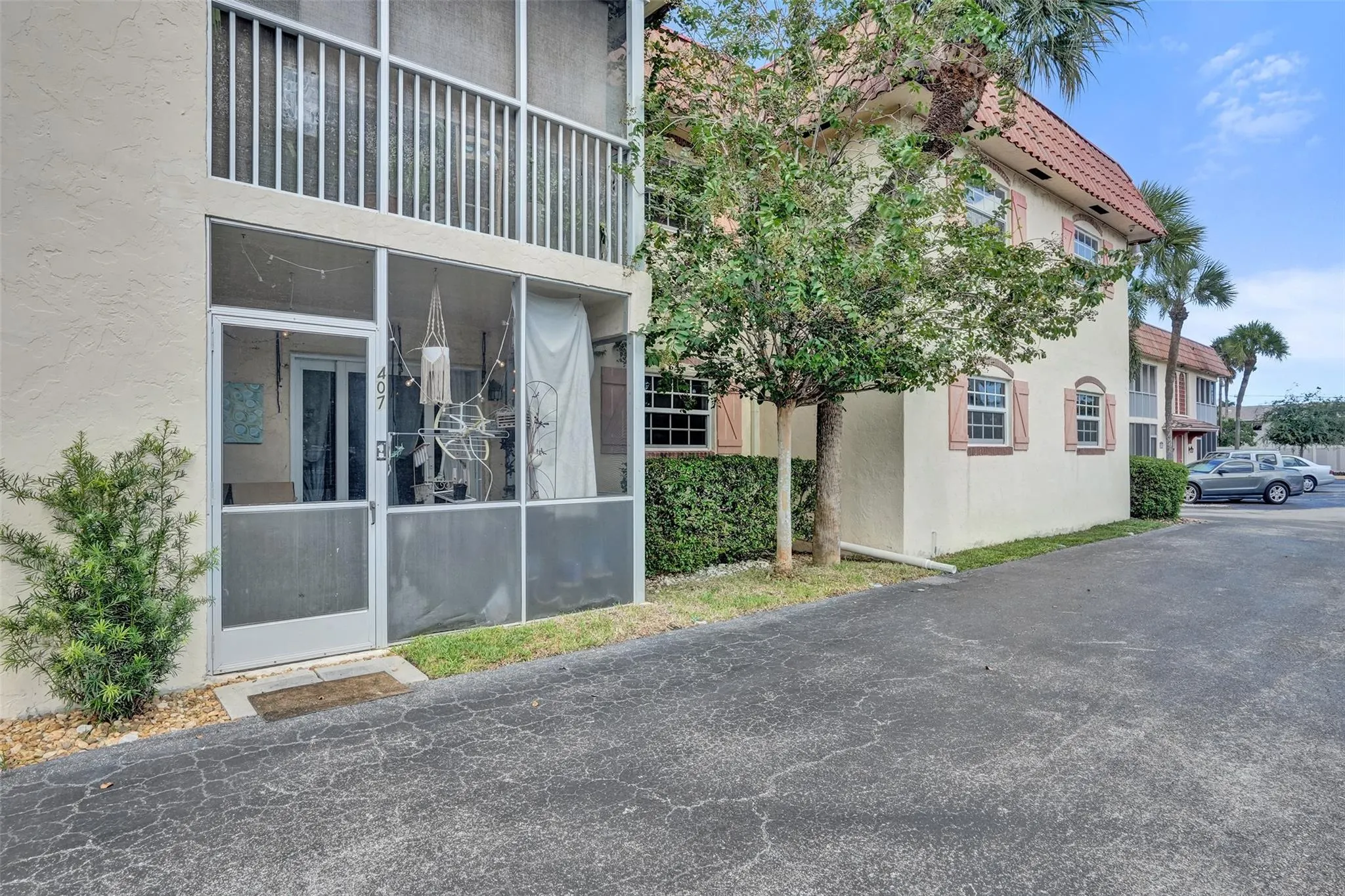 101 E Mcnab Rd, #407