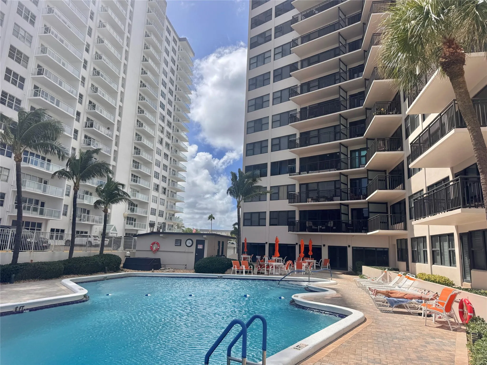 3800 Galt Ocean Dr, #415