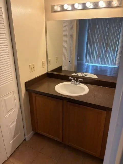 728 Executive Center Dr