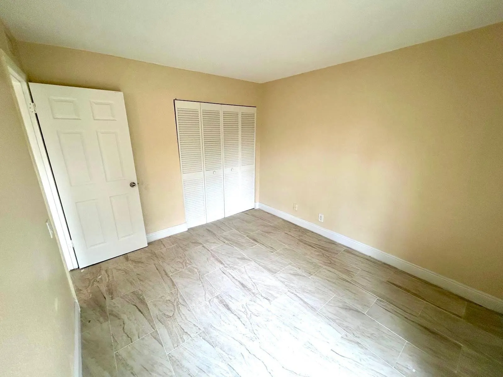 4463 Treehouse Ln, #H