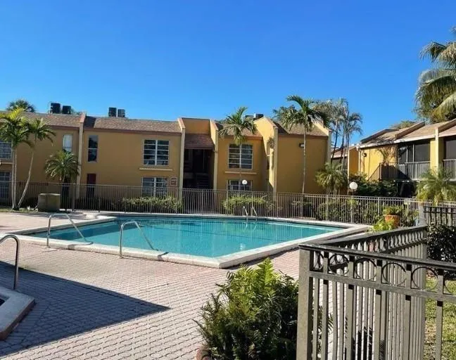 4463 Treehouse Ln, #H