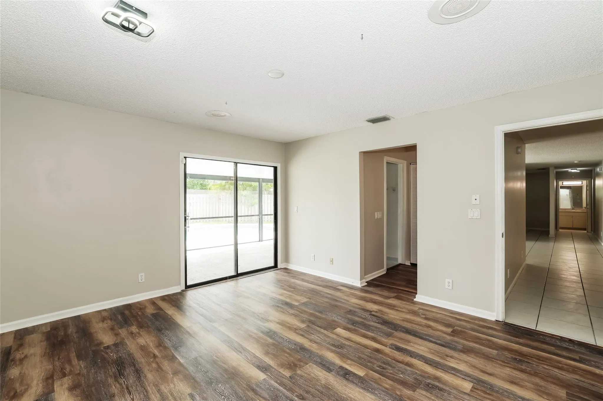 320 Sandpiper Ave