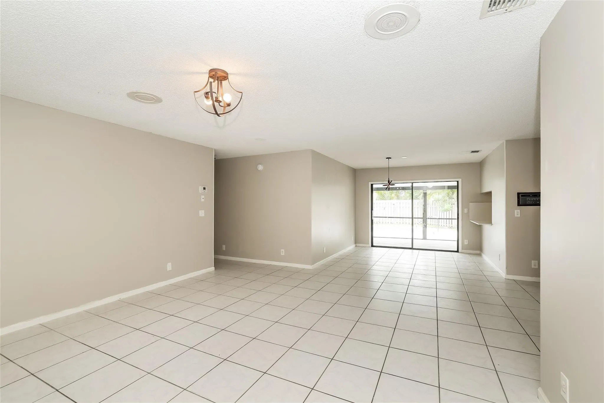 320 Sandpiper Ave